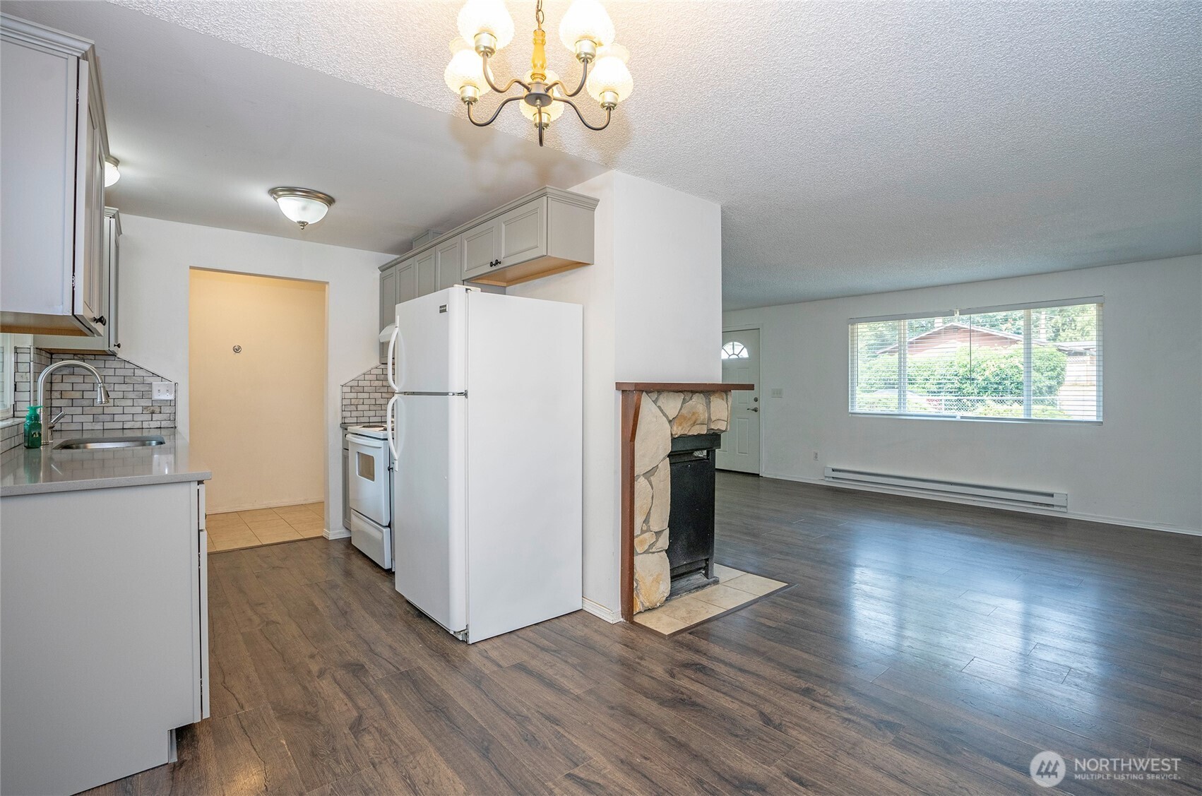 8901 Quinault Loop Property Photo 8