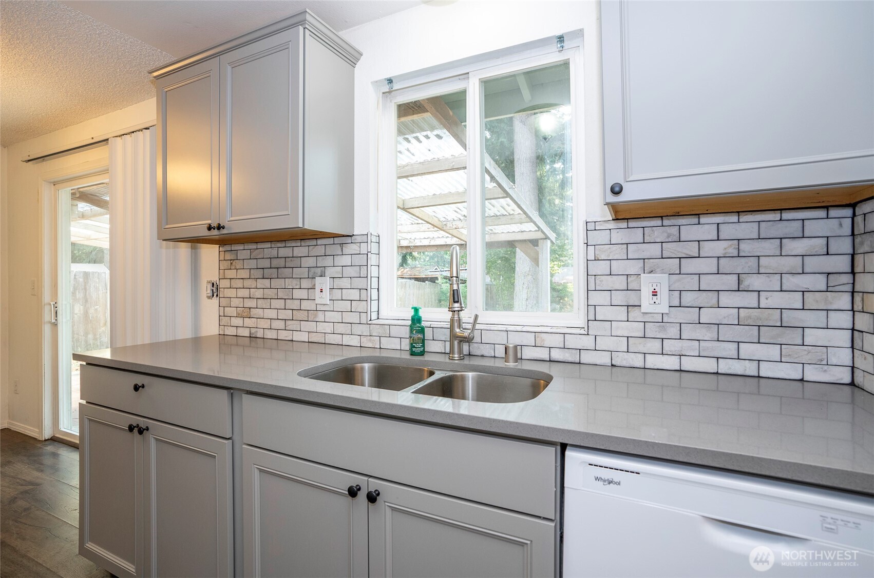 8901 Quinault Loop Property Photo 12