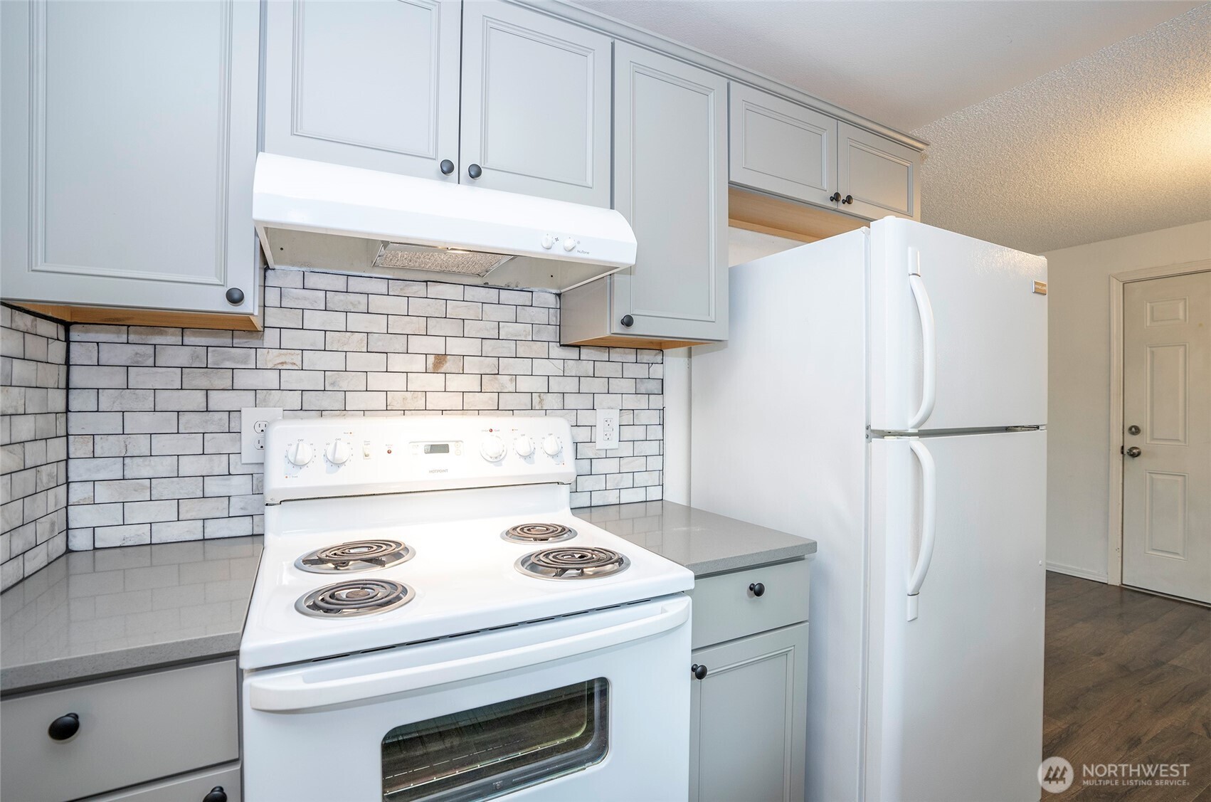 8901 Quinault Loop Property Photo 14