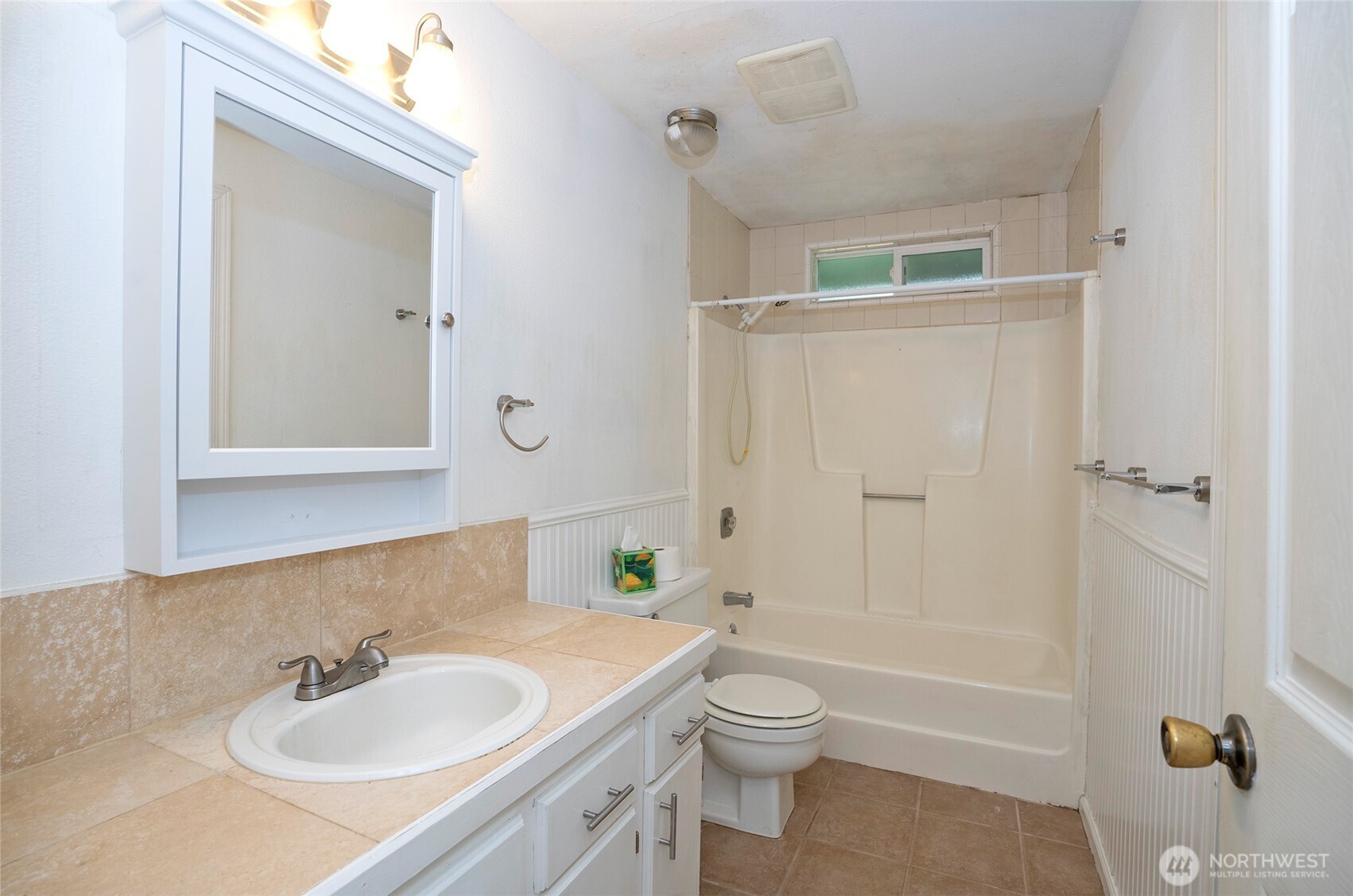 8901 Quinault Loop Property Photo 18