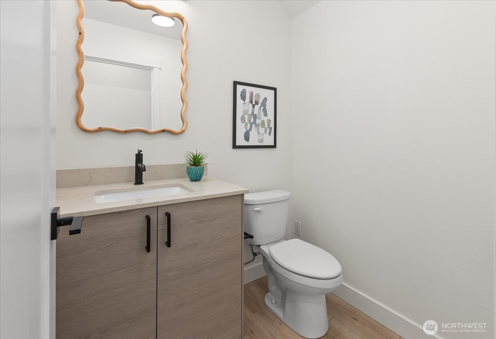 10326 B Ashworth Avenue Property Photo 9