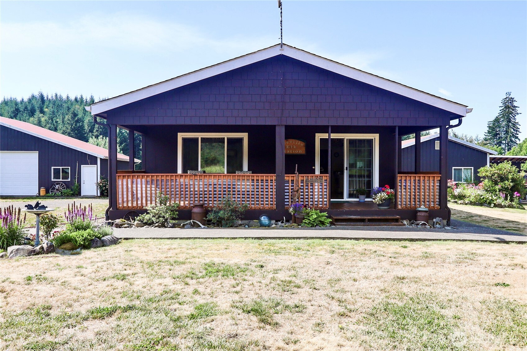 1041 W Beeville Loop Road Property Photo 1