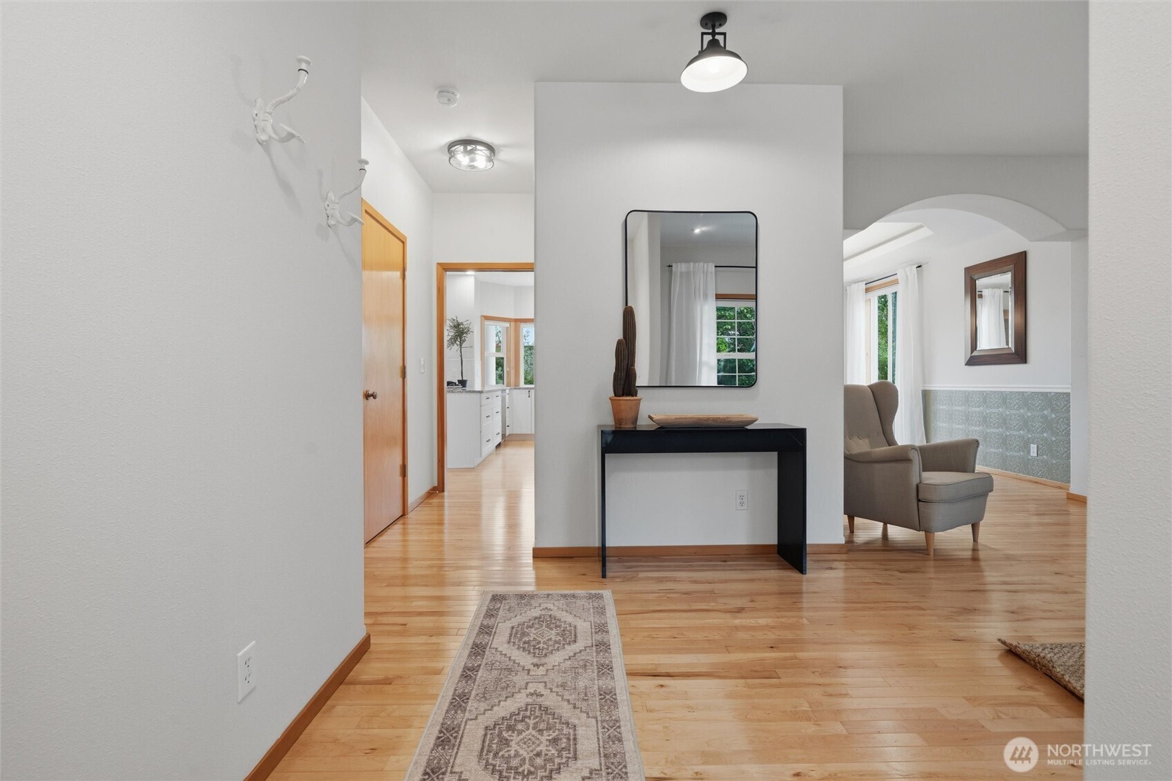 2297 Ne Thistle Court Property Photo 6