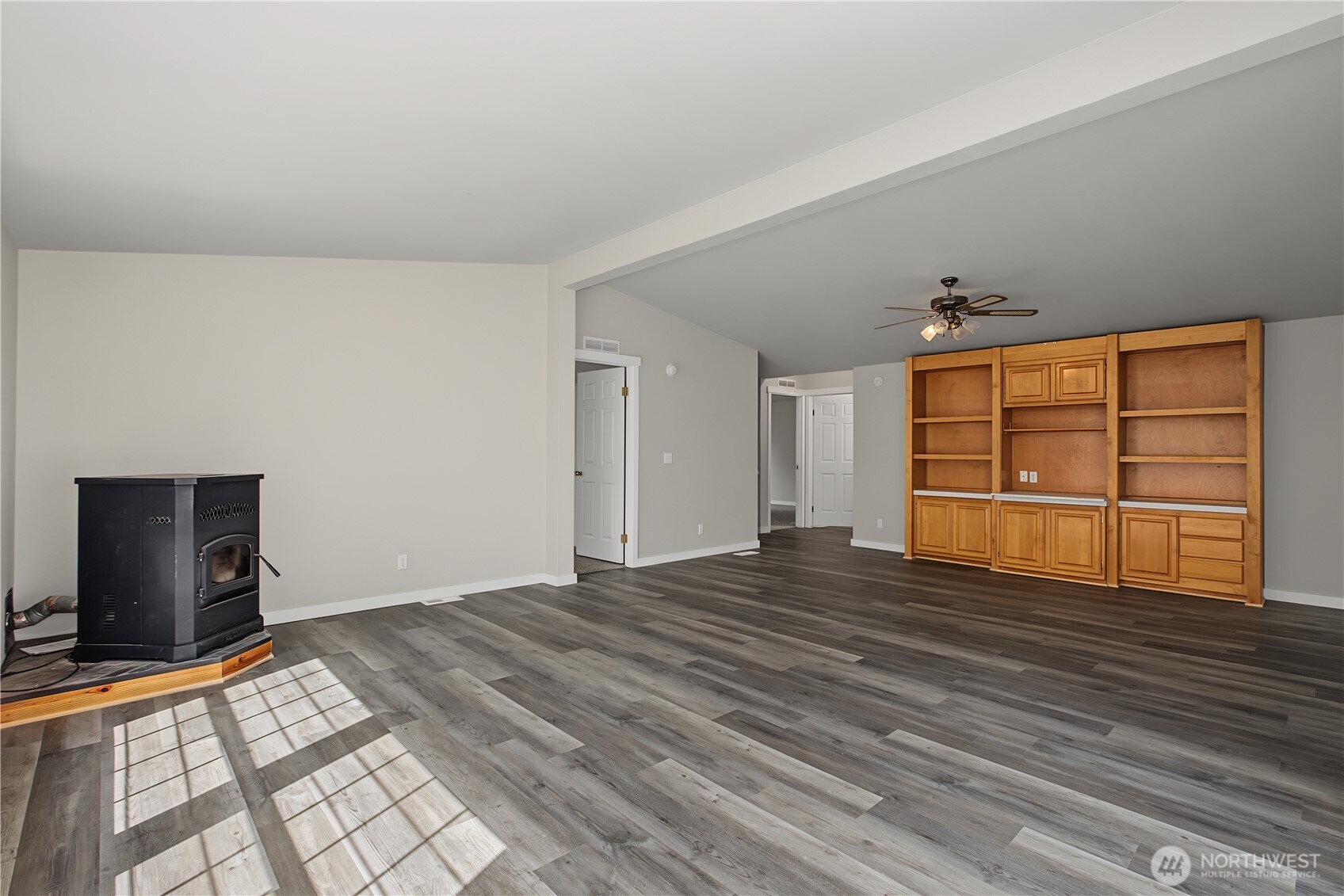438 E Mommsen Street Property Photo 13