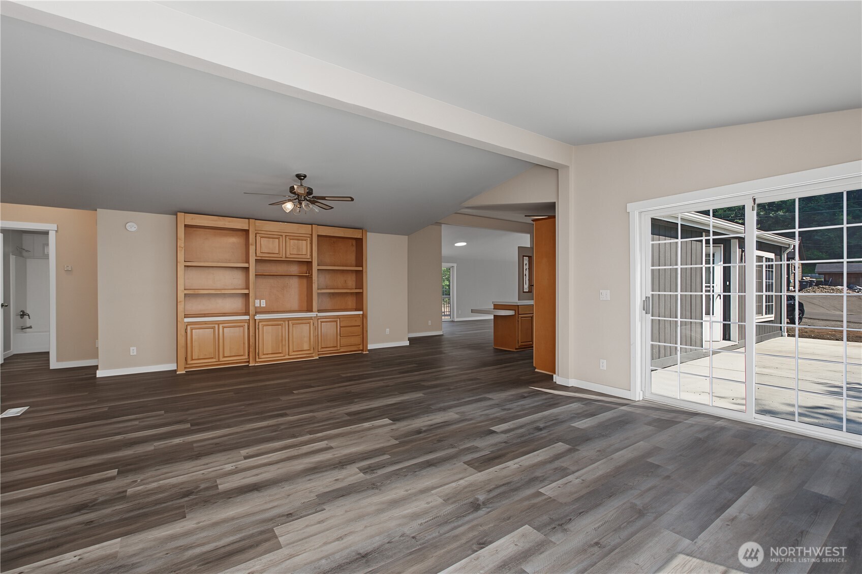 438 E Mommsen Street Property Photo 14