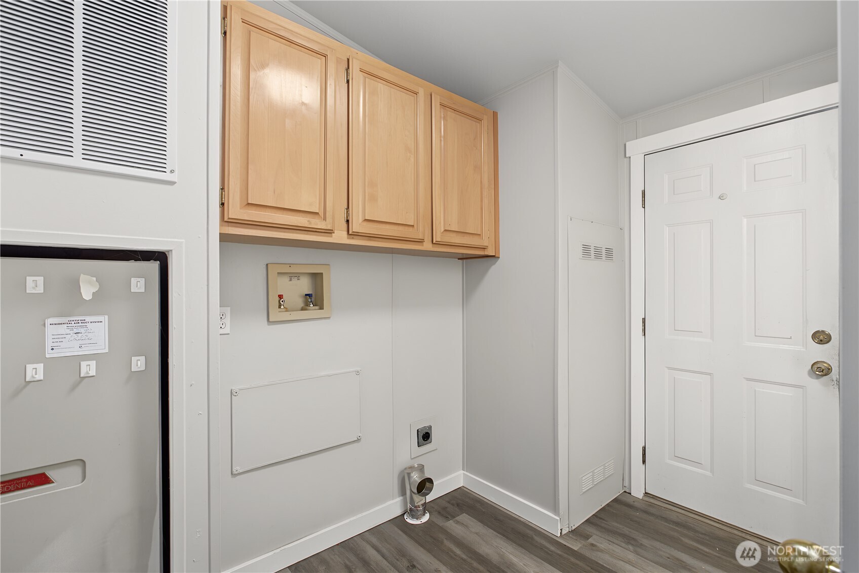 438 E Mommsen Street Property Photo 16