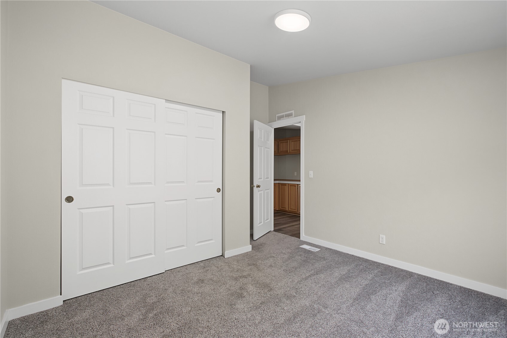 438 E Mommsen Street Property Photo 18