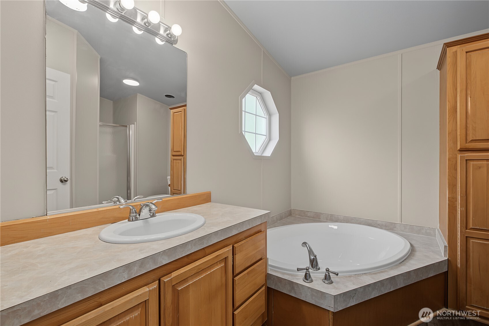 438 E Mommsen Street Property Photo 24