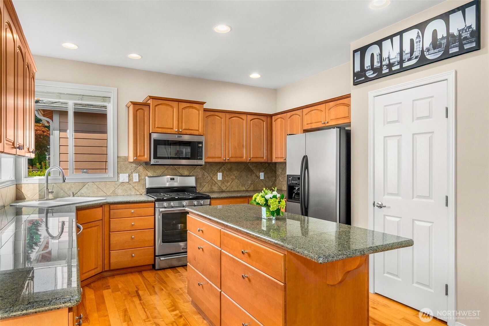 6951 Radius Loop Property Photo 10