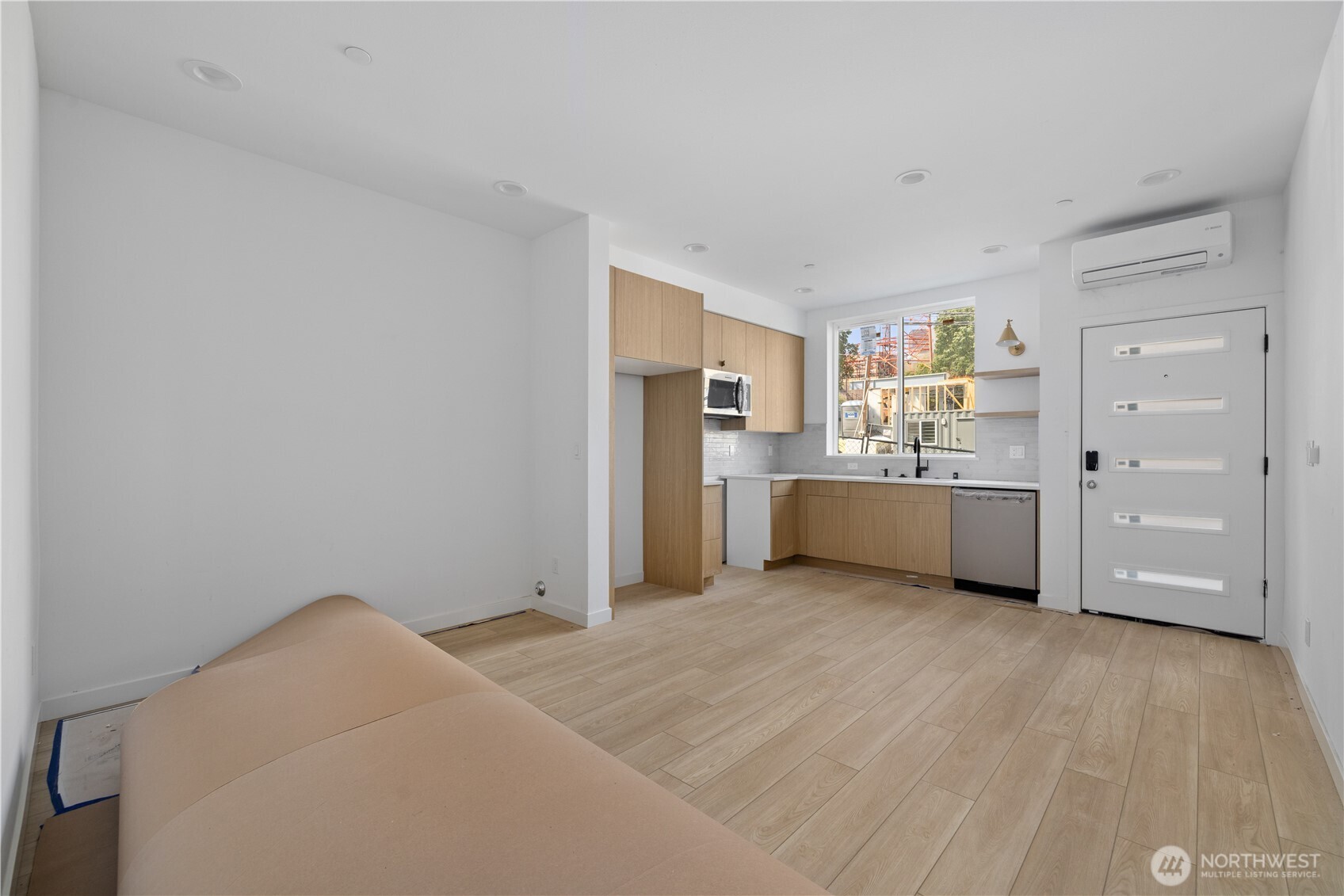 1825 E Pine Street Property Photo 6