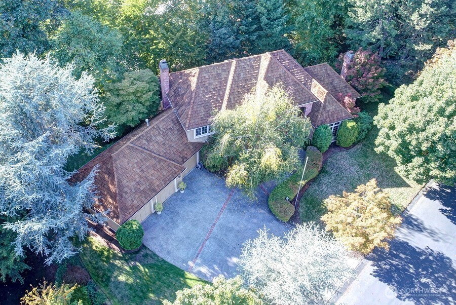 7795 80th Place Property Photo 3