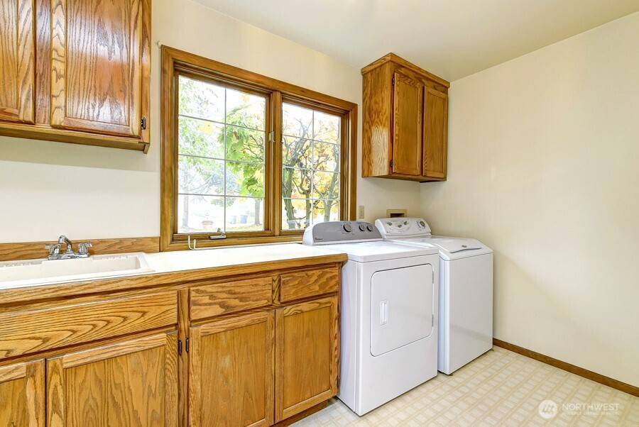 7795 80th Place Property Photo 24
