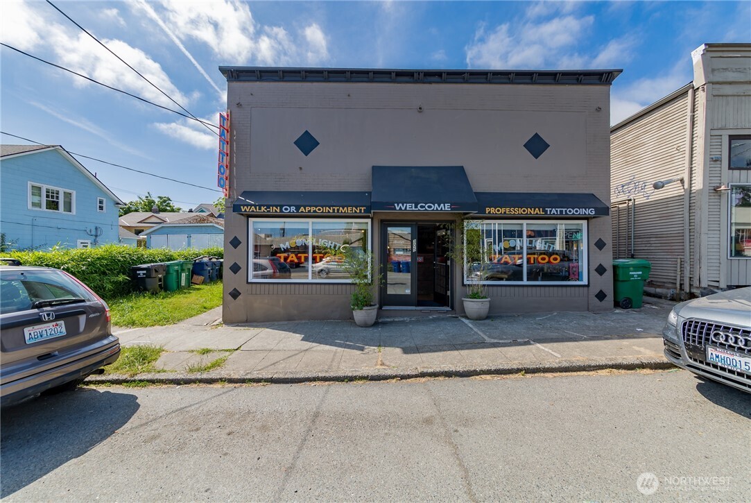 305 NE 65th Street Property Photo 1