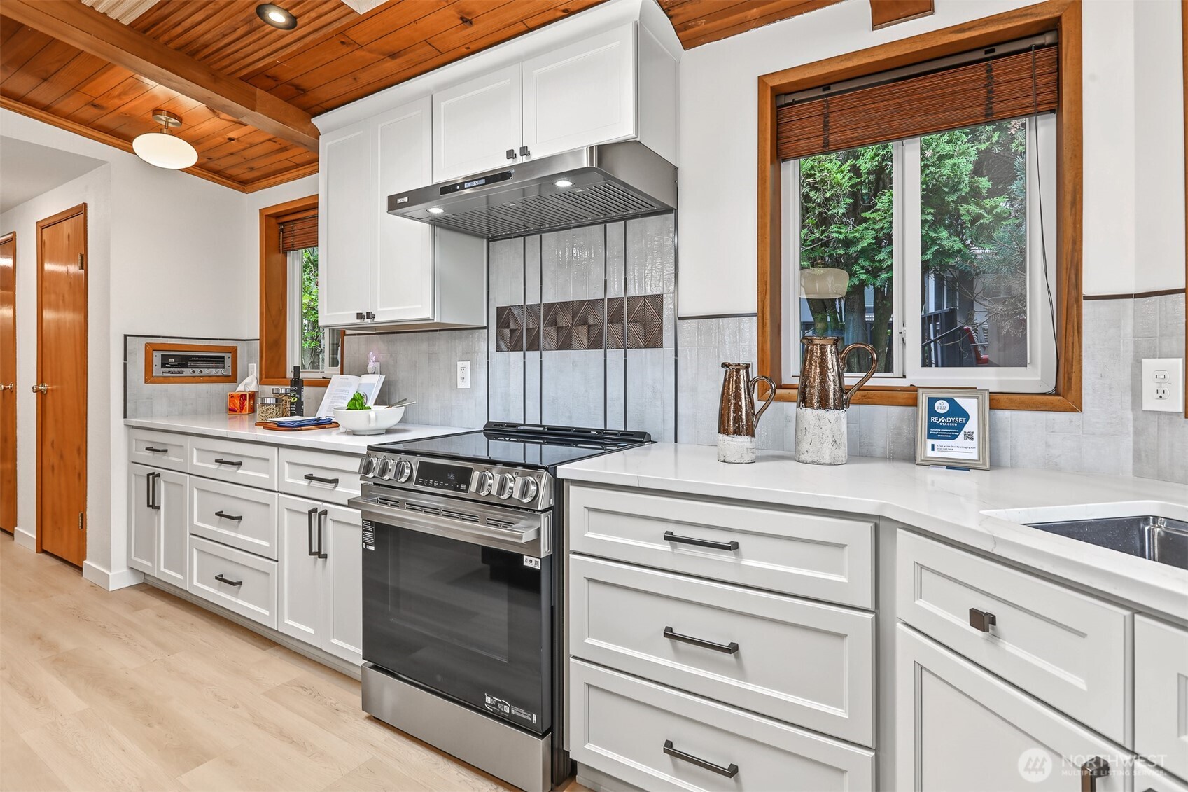 23730 9th Place Property Photo 10