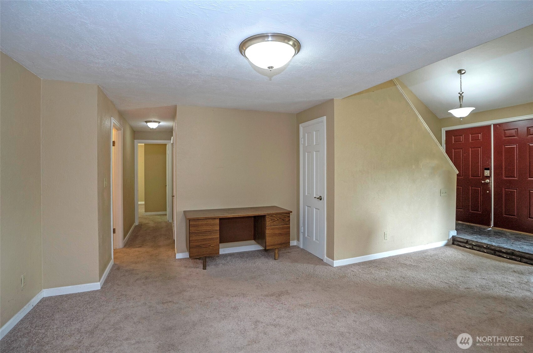 619 Cougar Street Property Photo 5