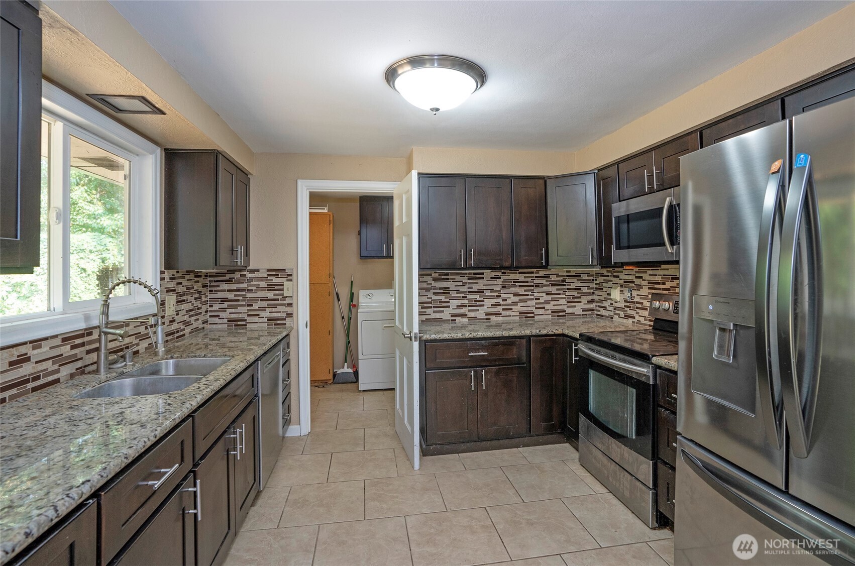 619 Cougar Street Property Photo 12