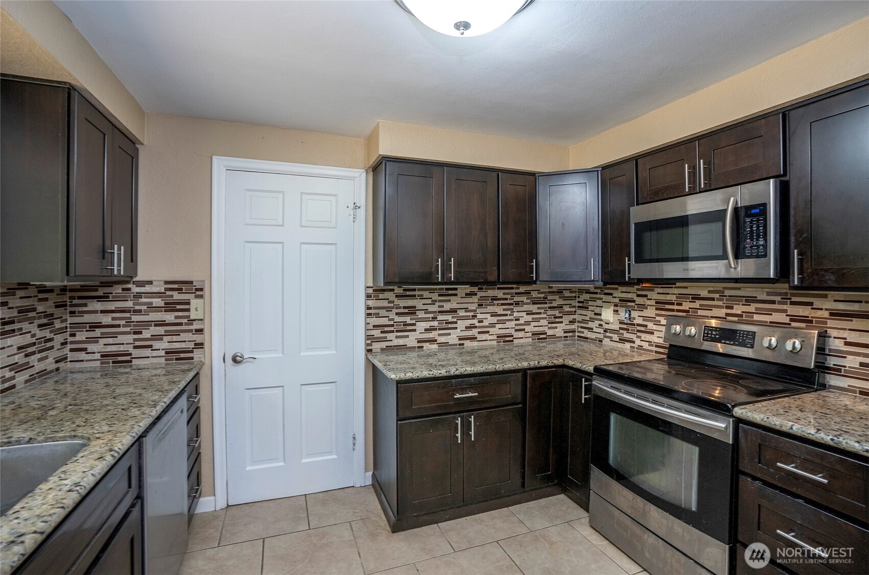 619 Cougar Street Property Photo 14