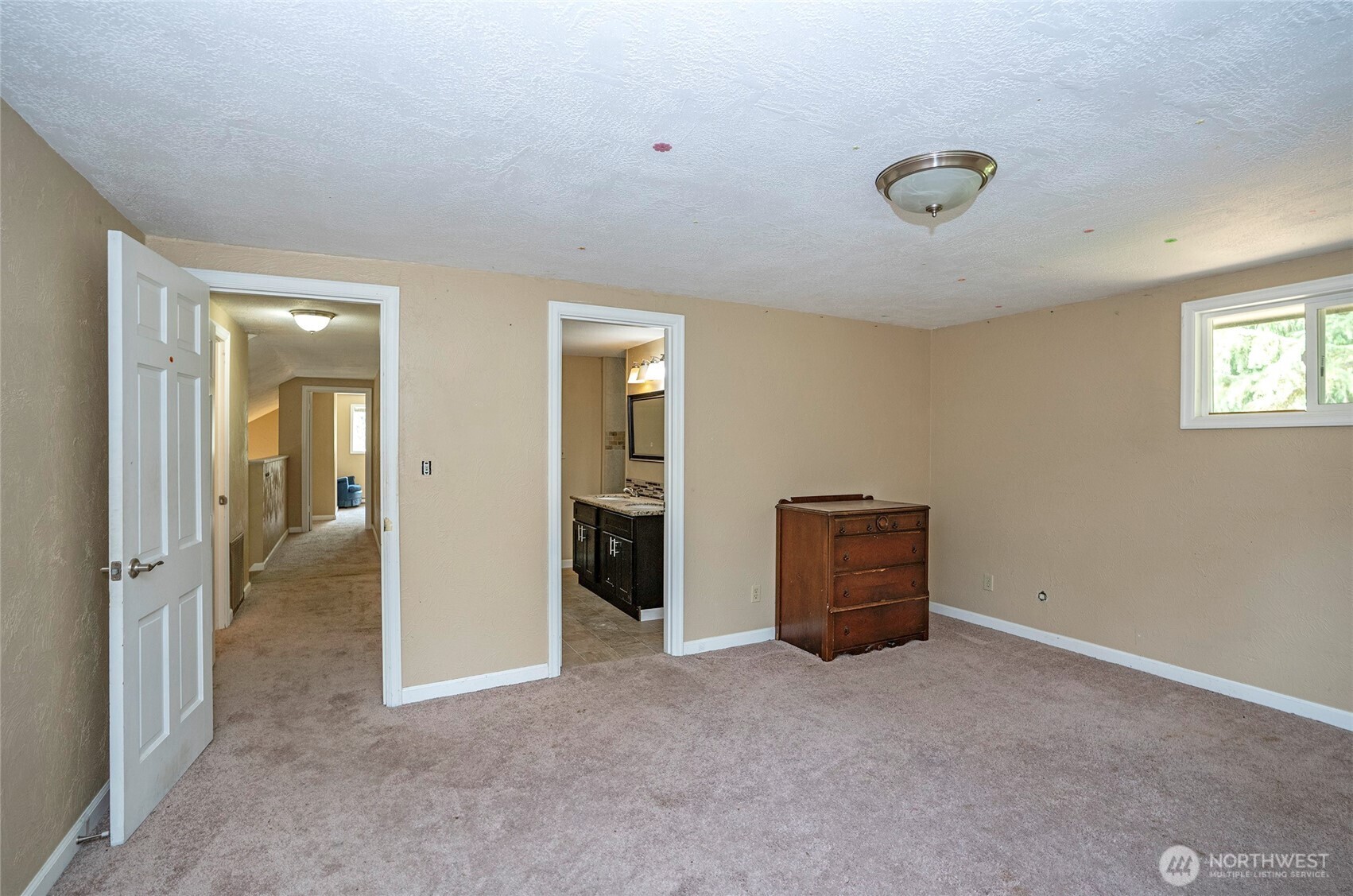 619 Cougar Street Property Photo 21