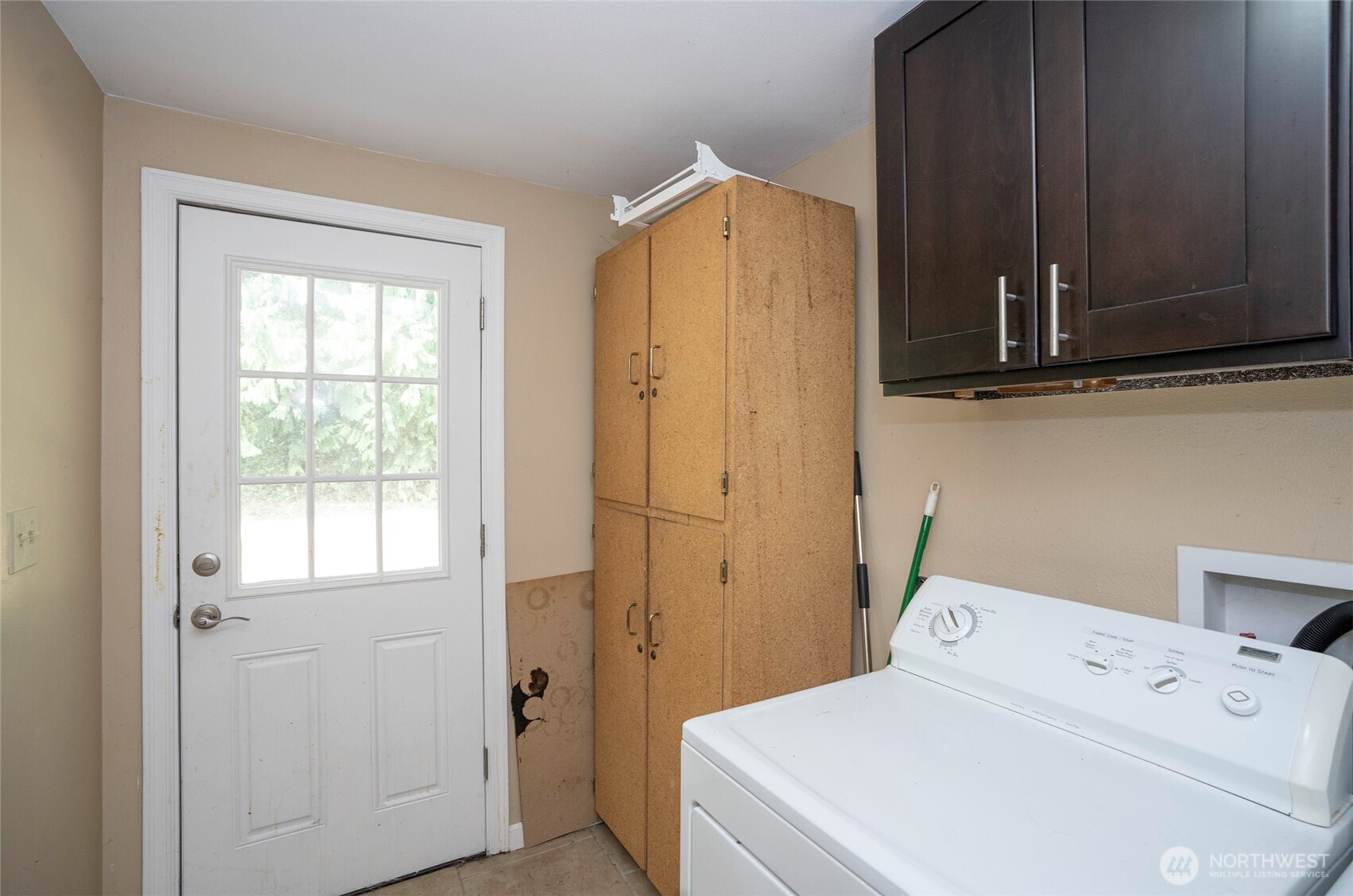 619 Cougar Street Property Photo 27