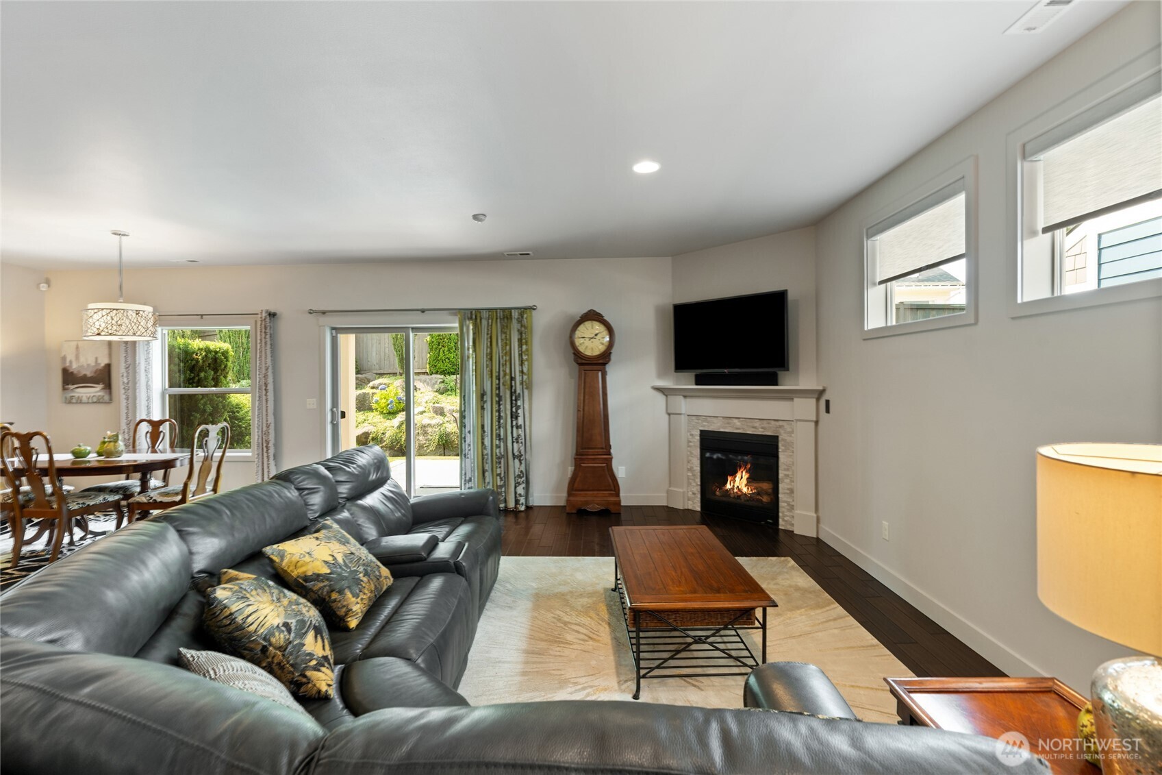 2218 N Huson Property Photo 10