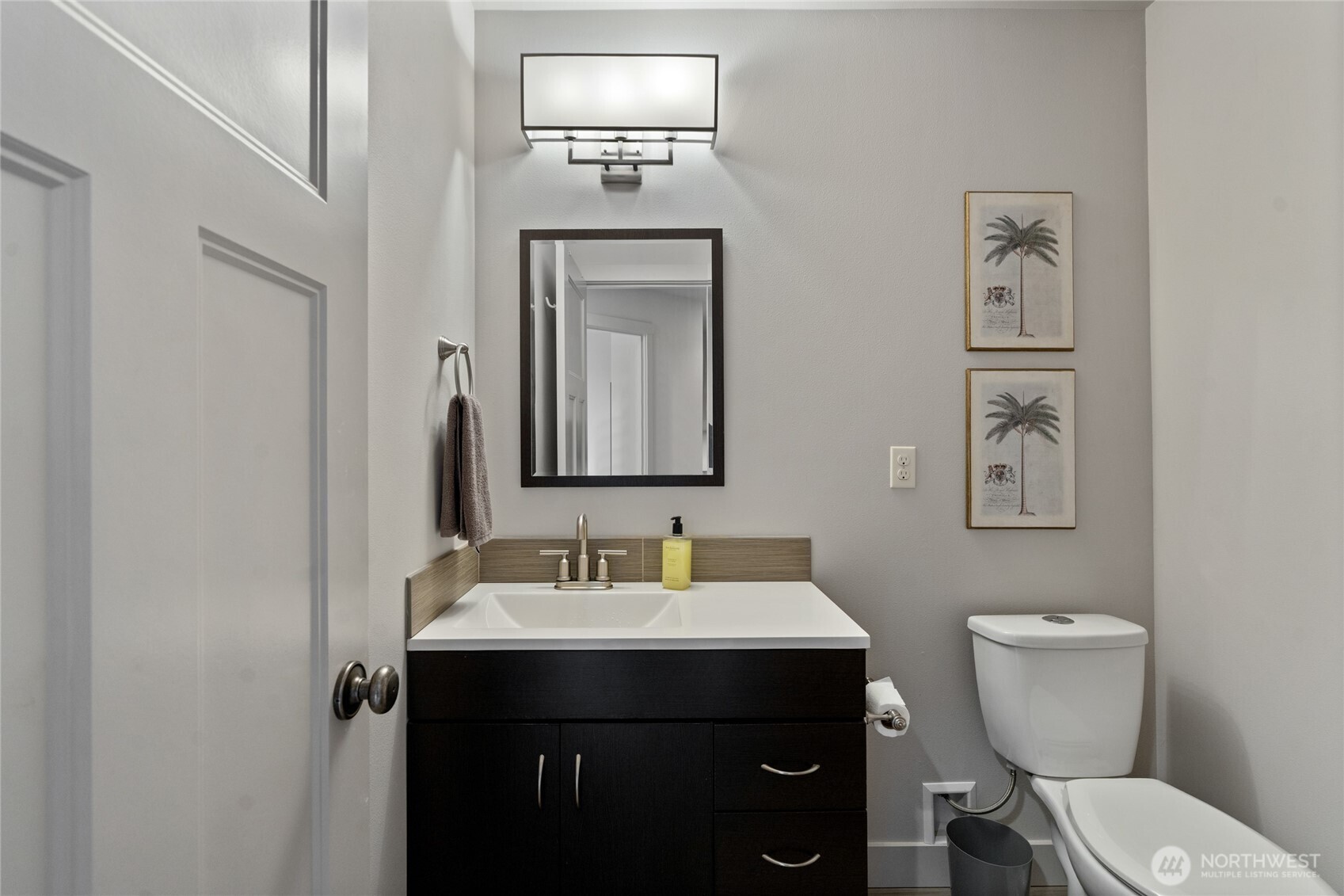 2218 N Huson Property Photo 26