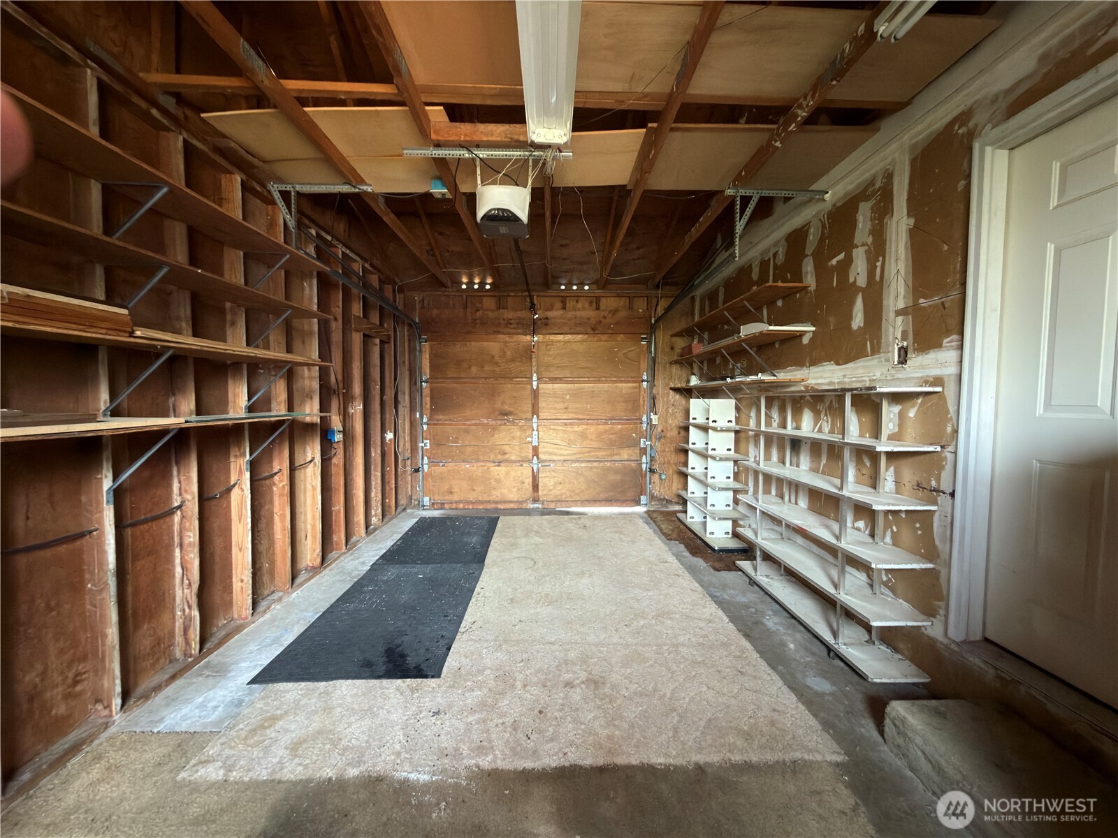 828 W 10th Street Property Photo 14
