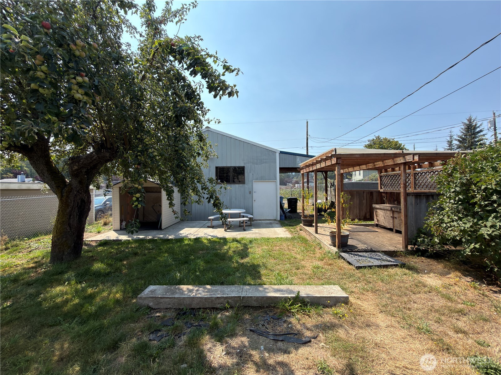 828 W 10th Street Property Photo 16