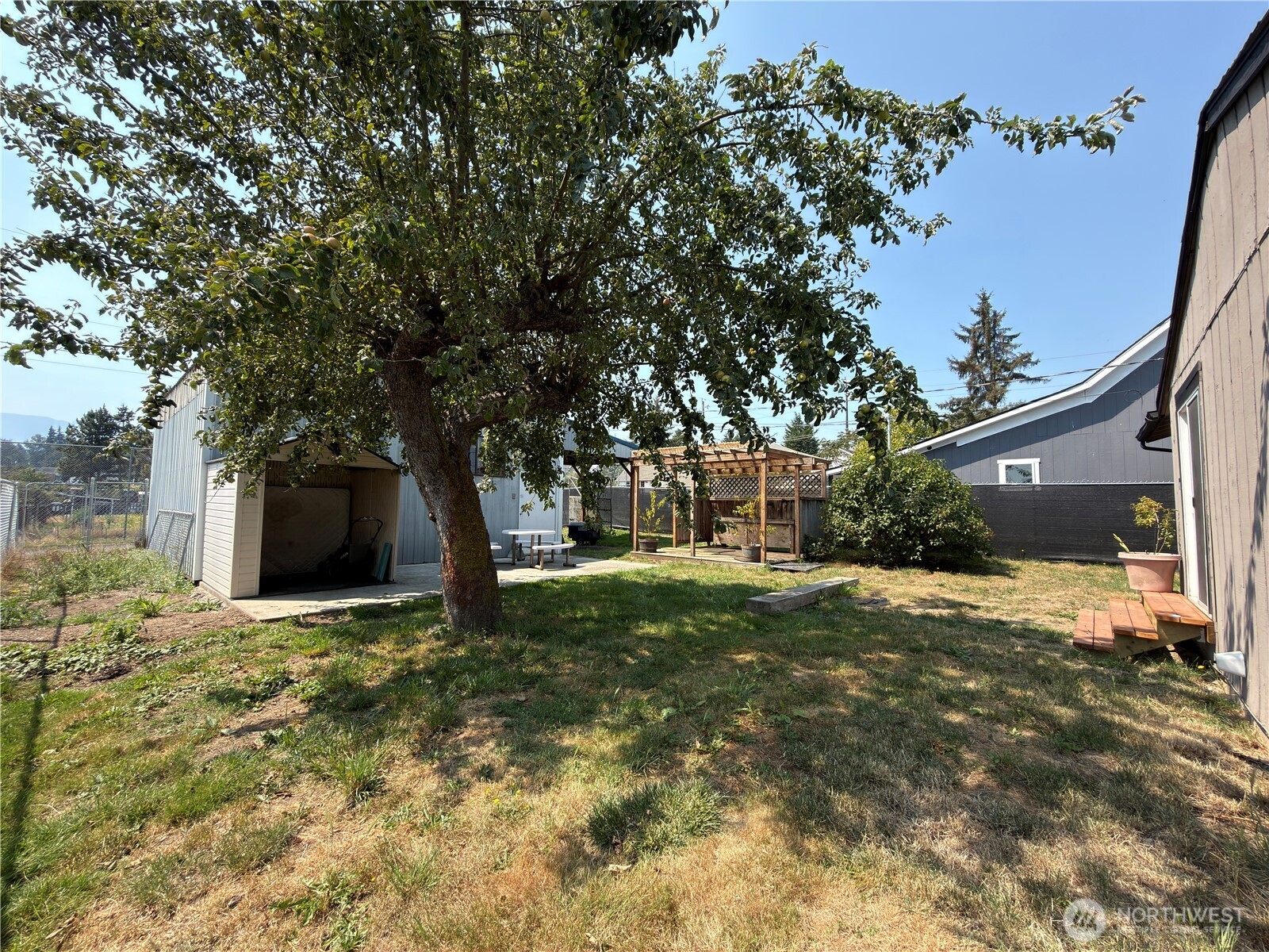 828 W 10th Street Property Photo 19