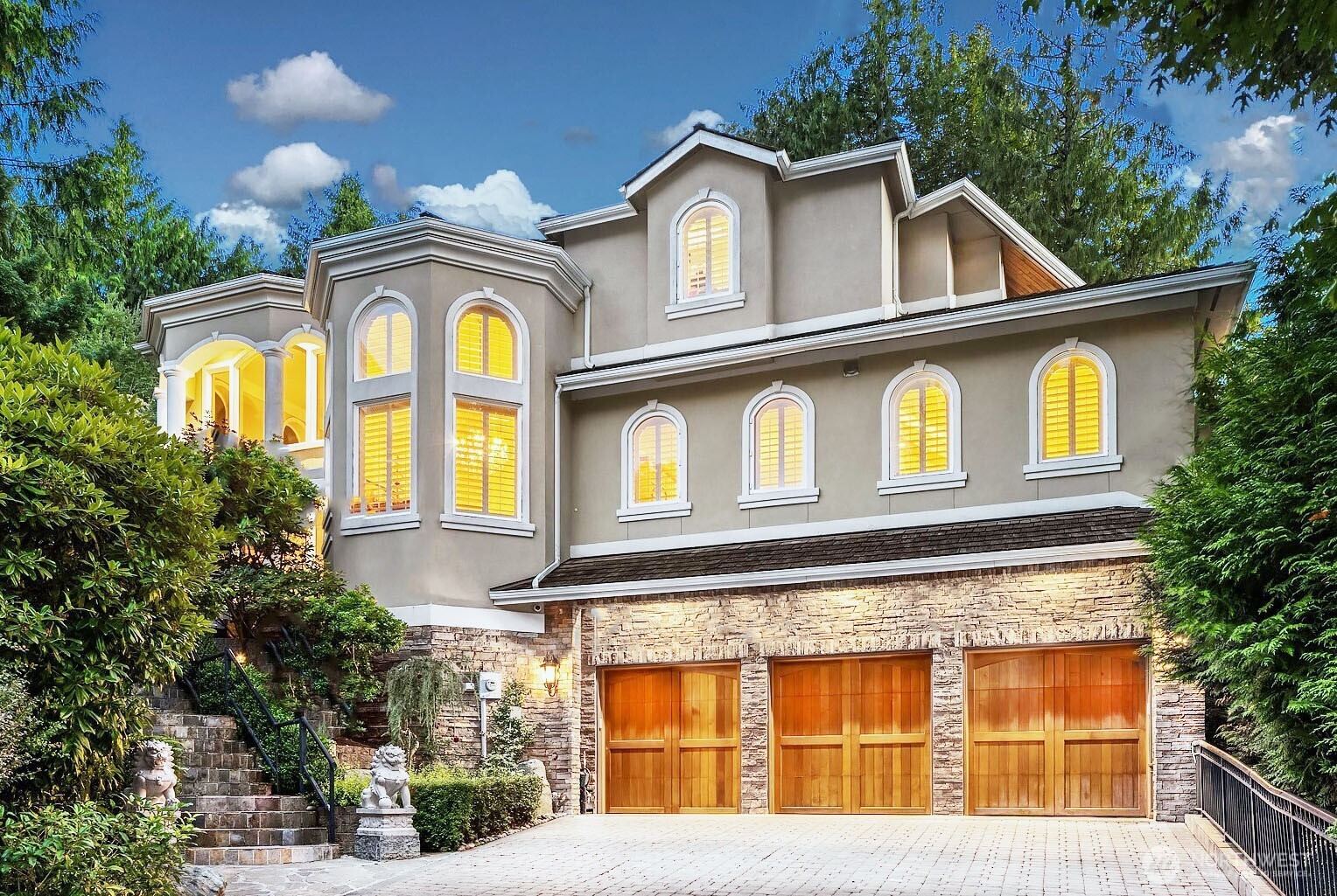 5325 145th Place Property Photo 1