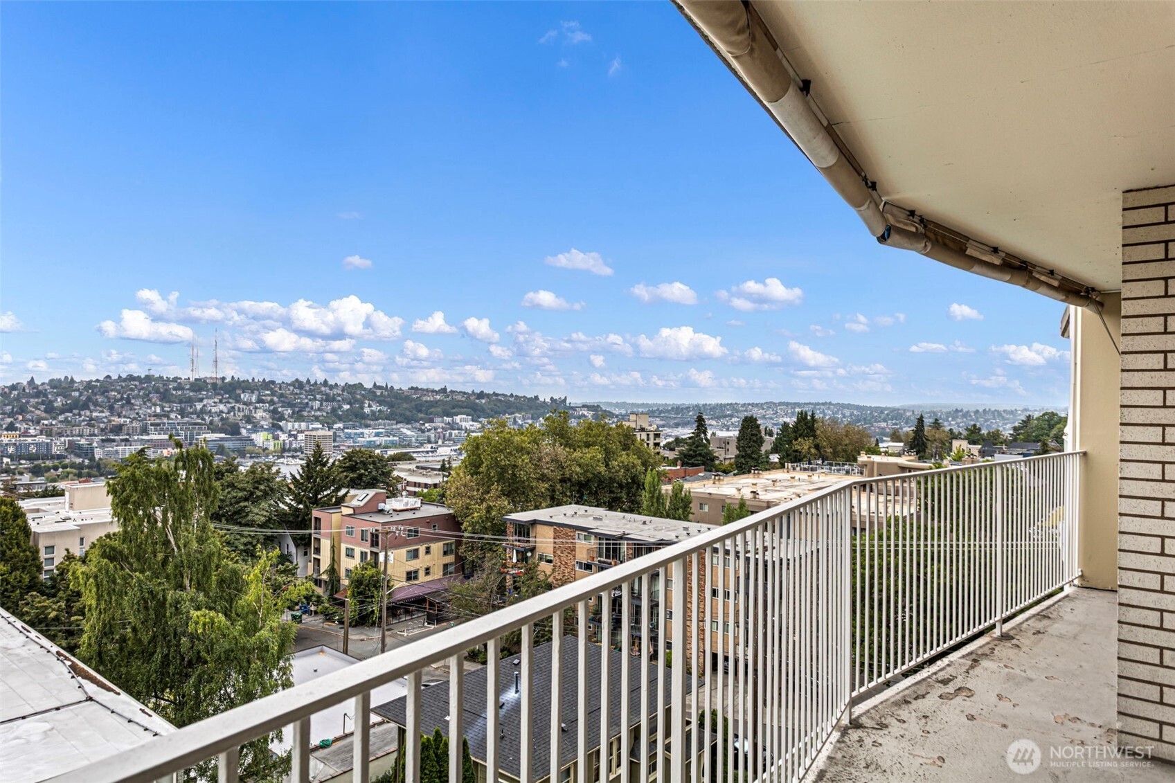 525 Belmont Avenue 6c Property Photo 3