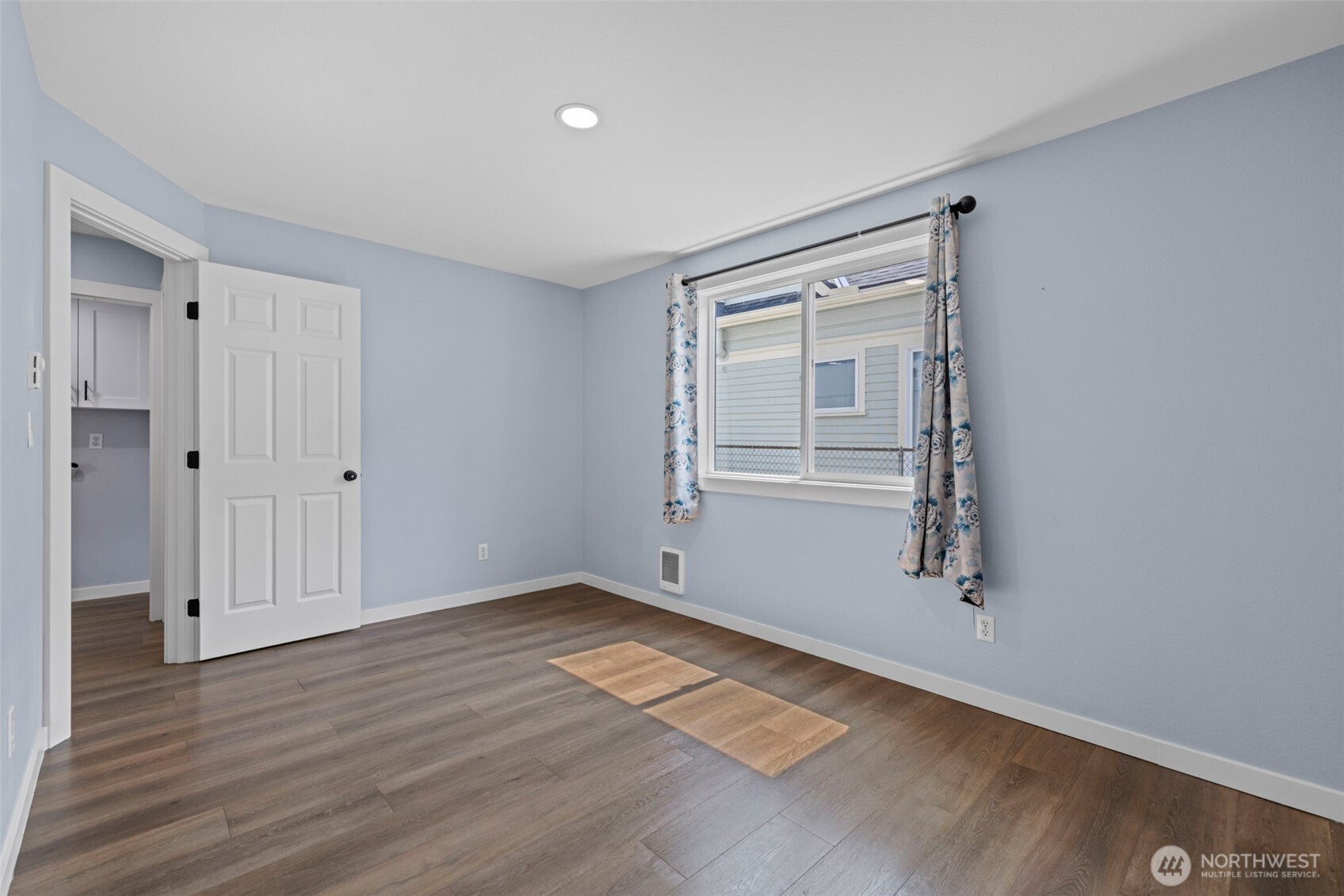 2104 Rockefeller Avenue 1716 Property Photo 15