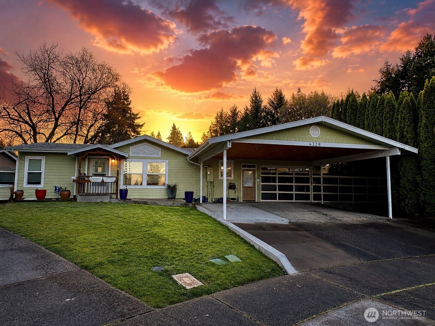 4328 Lakeview Ct Property Photo 1