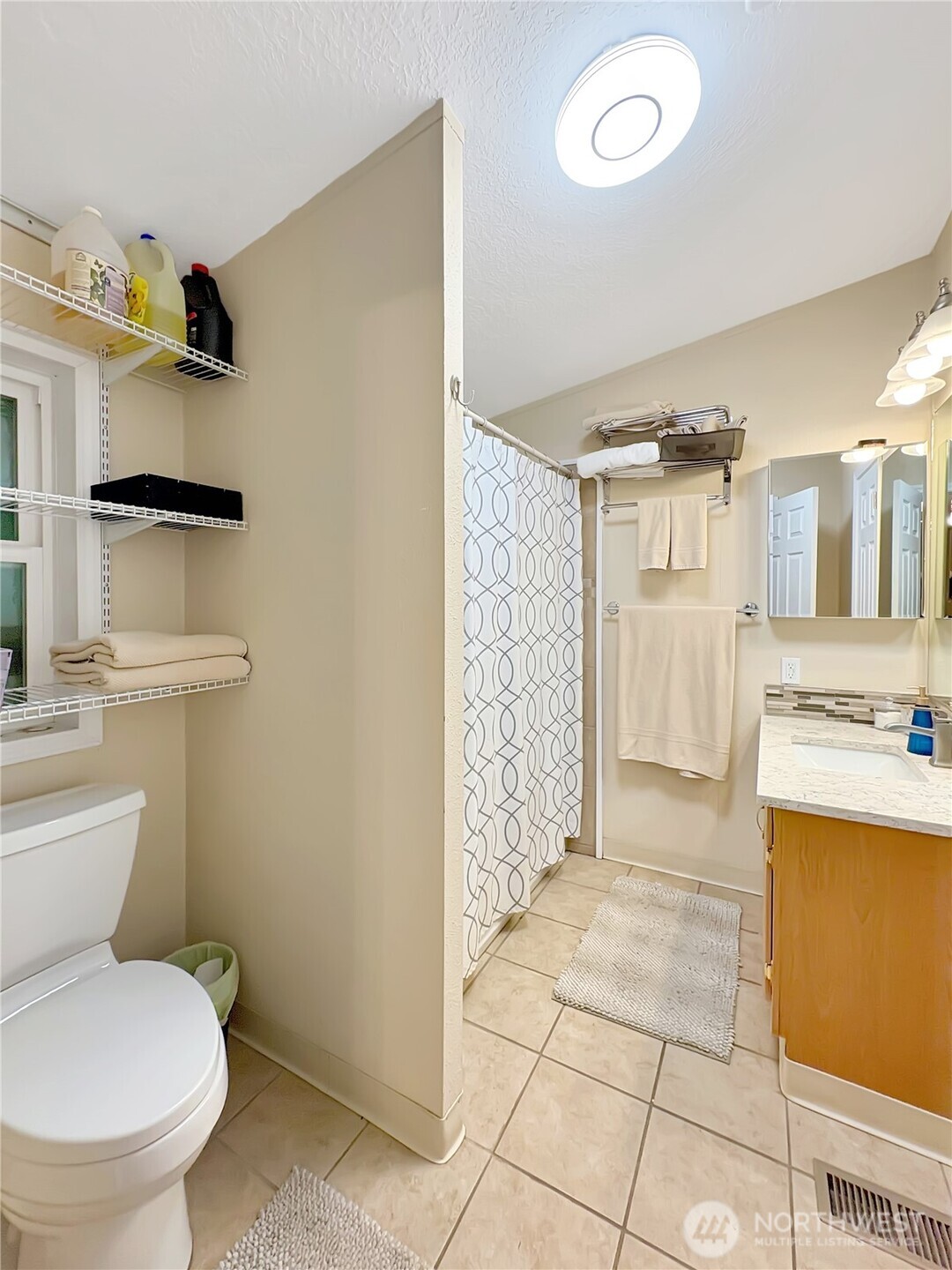 4328 Lakeview Ct Property Photo 15