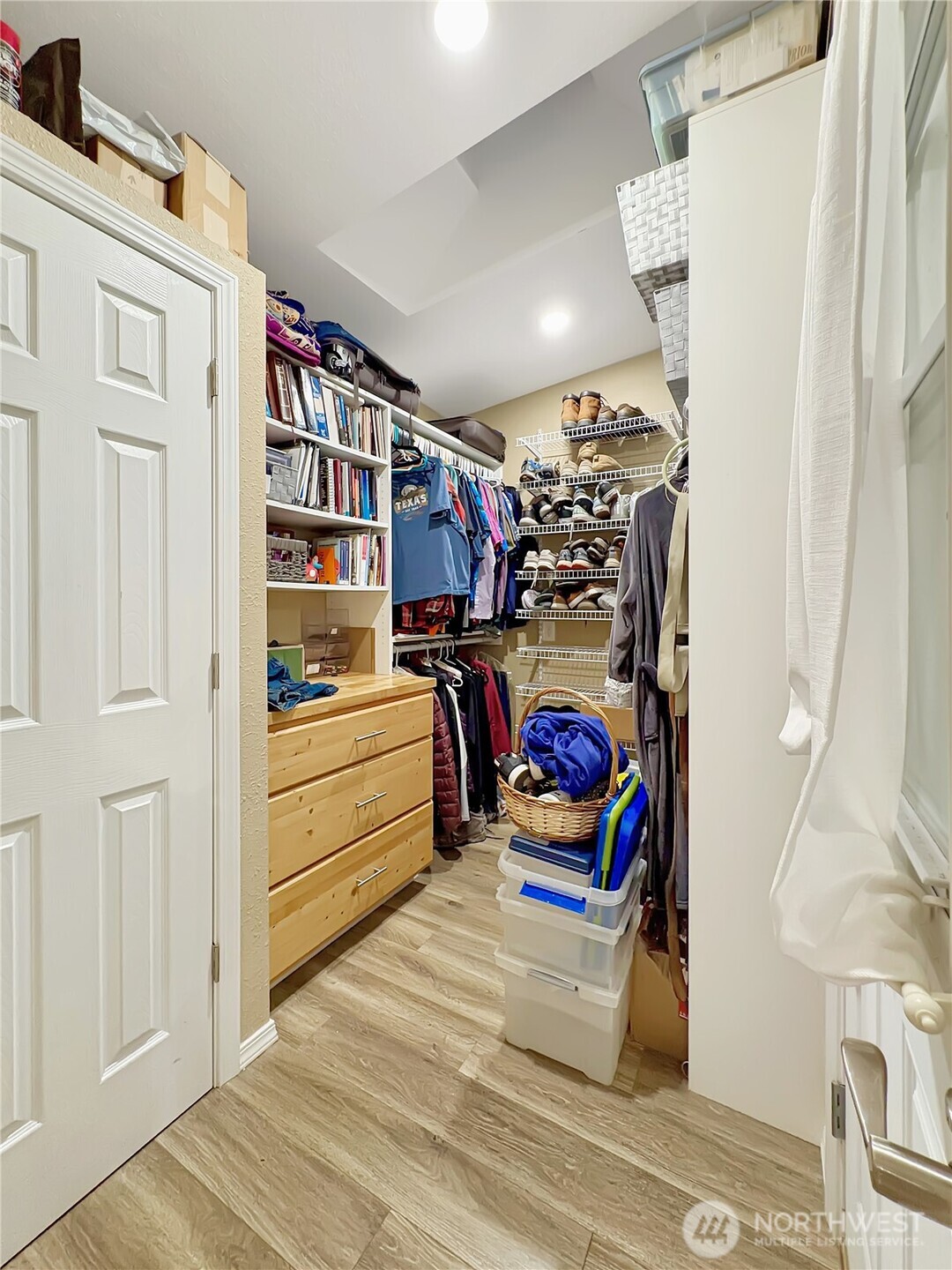 4328 Lakeview Ct Property Photo 16