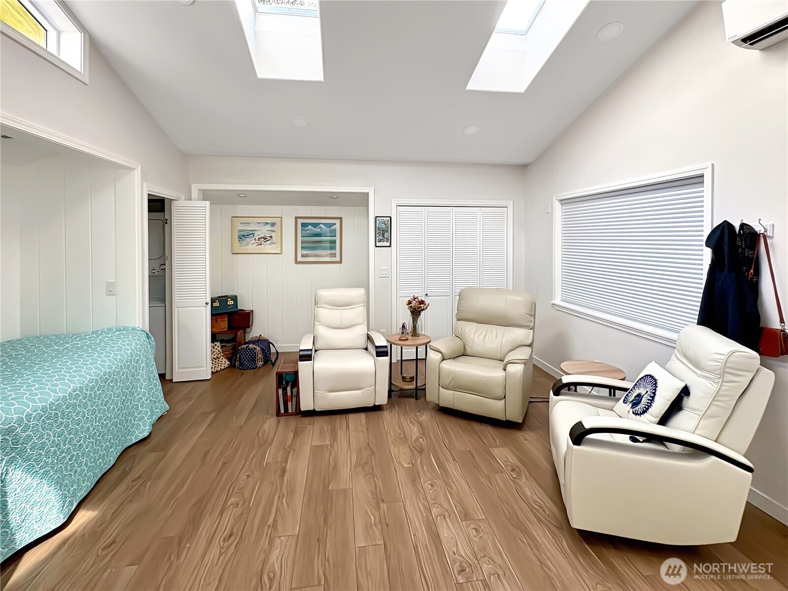 4328 Lakeview Ct Property Photo 24