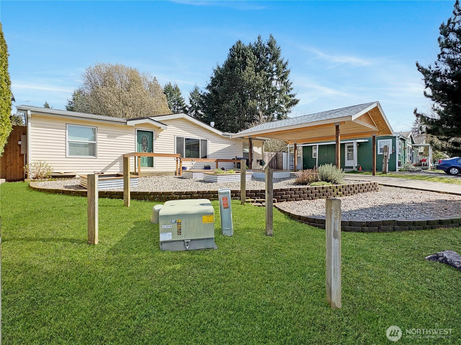 4332 Lakeview Court Property Photo 1
