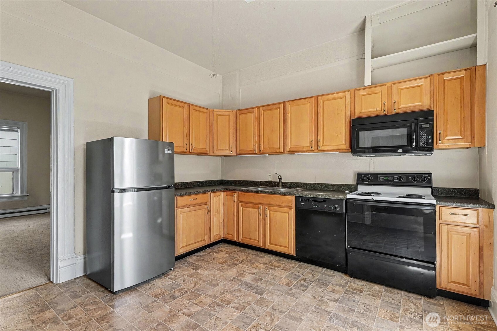 140 S Cambrian Avenue Property Photo 4