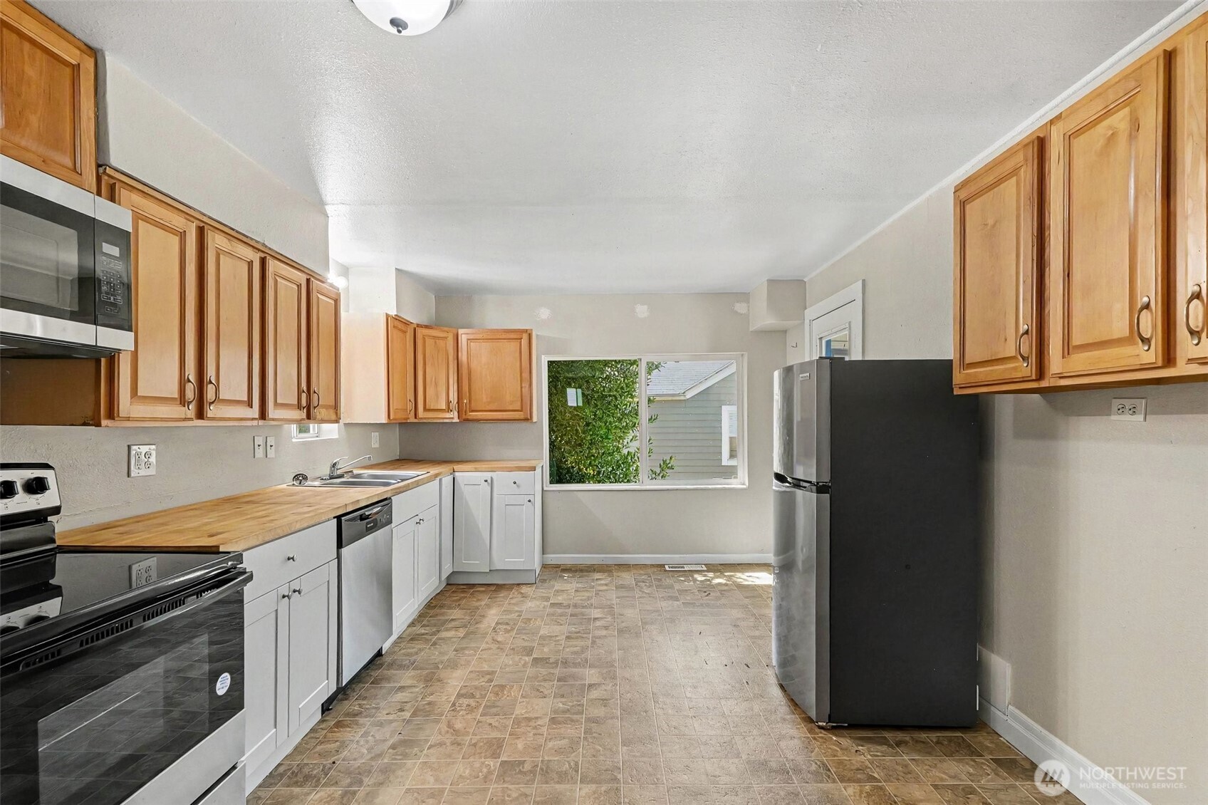 140 S Cambrian Avenue Property Photo 12