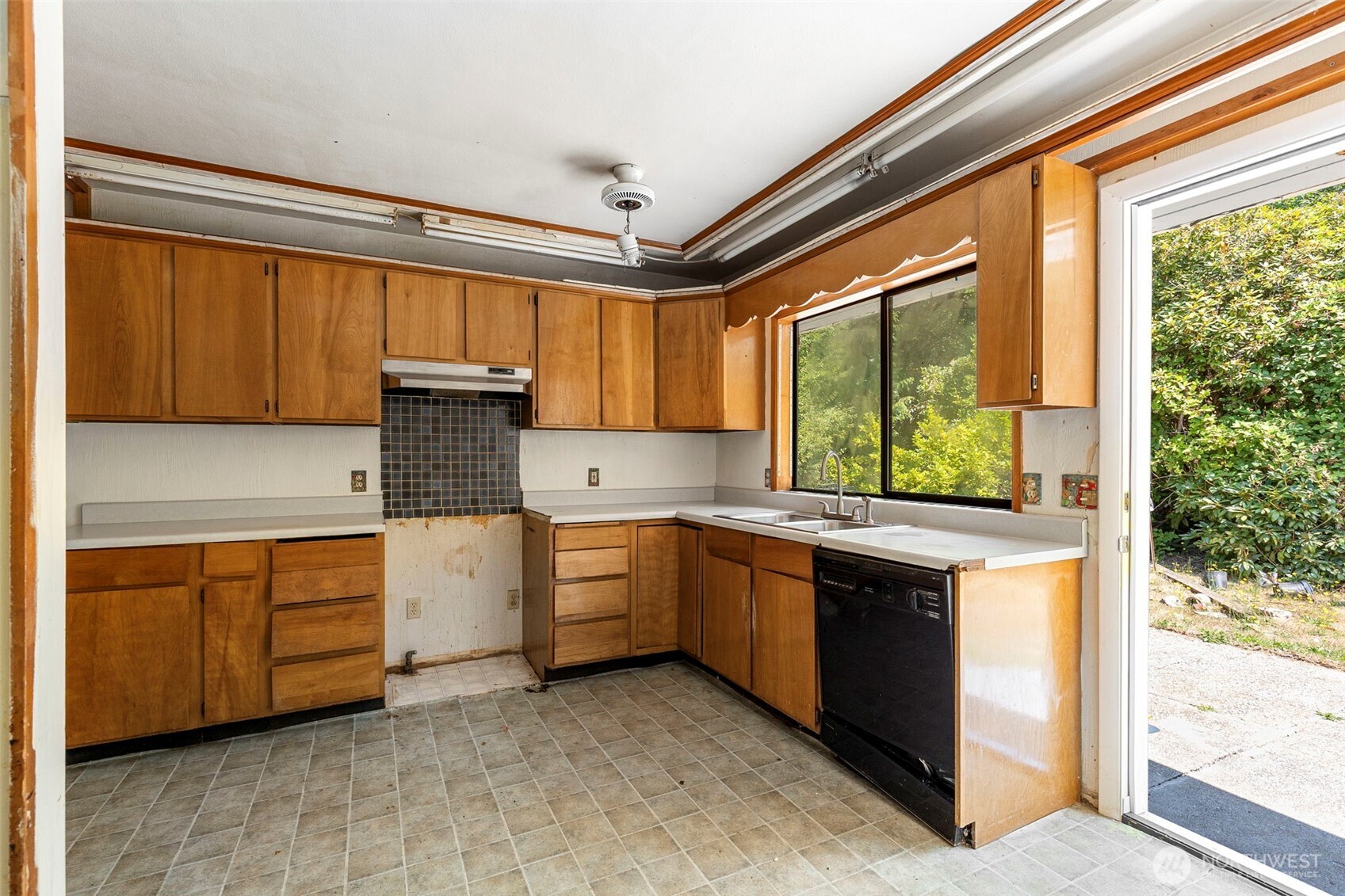 1087 Baby Doll Road Property Photo 8