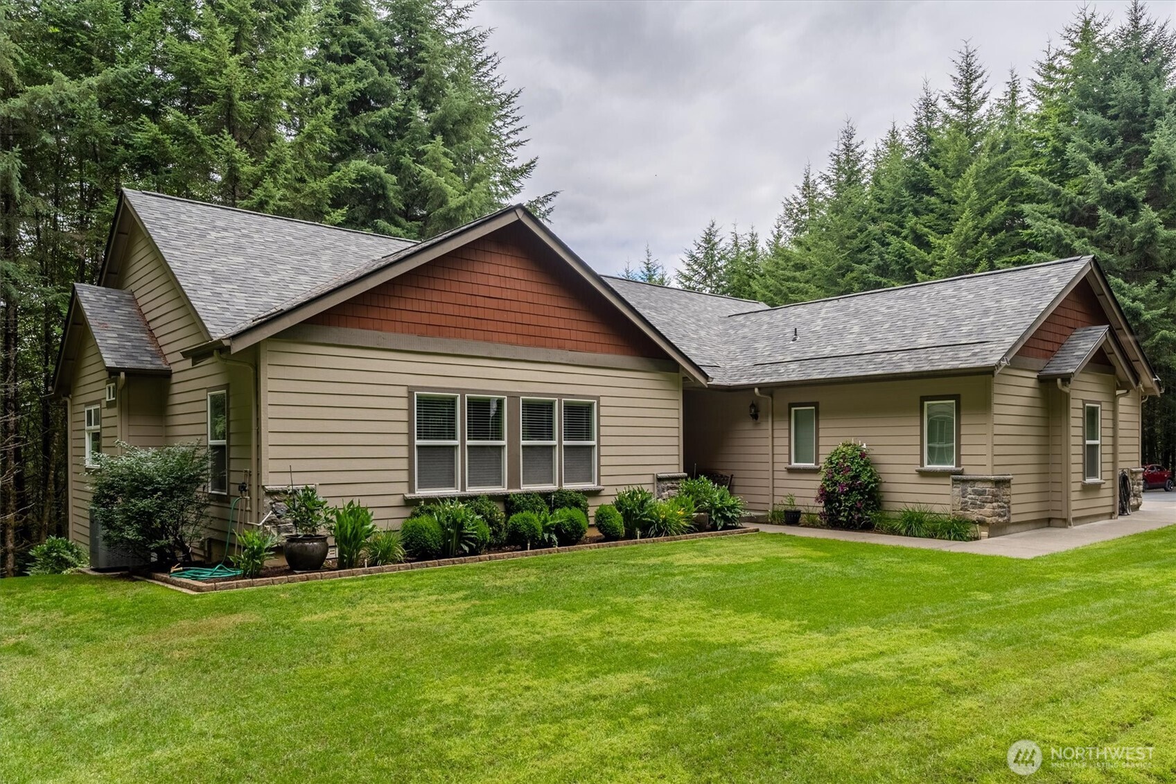 347 Ferncrest Road Property Photo 2