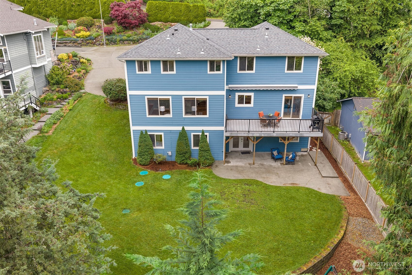 211 210th Avenue Property Photo 1