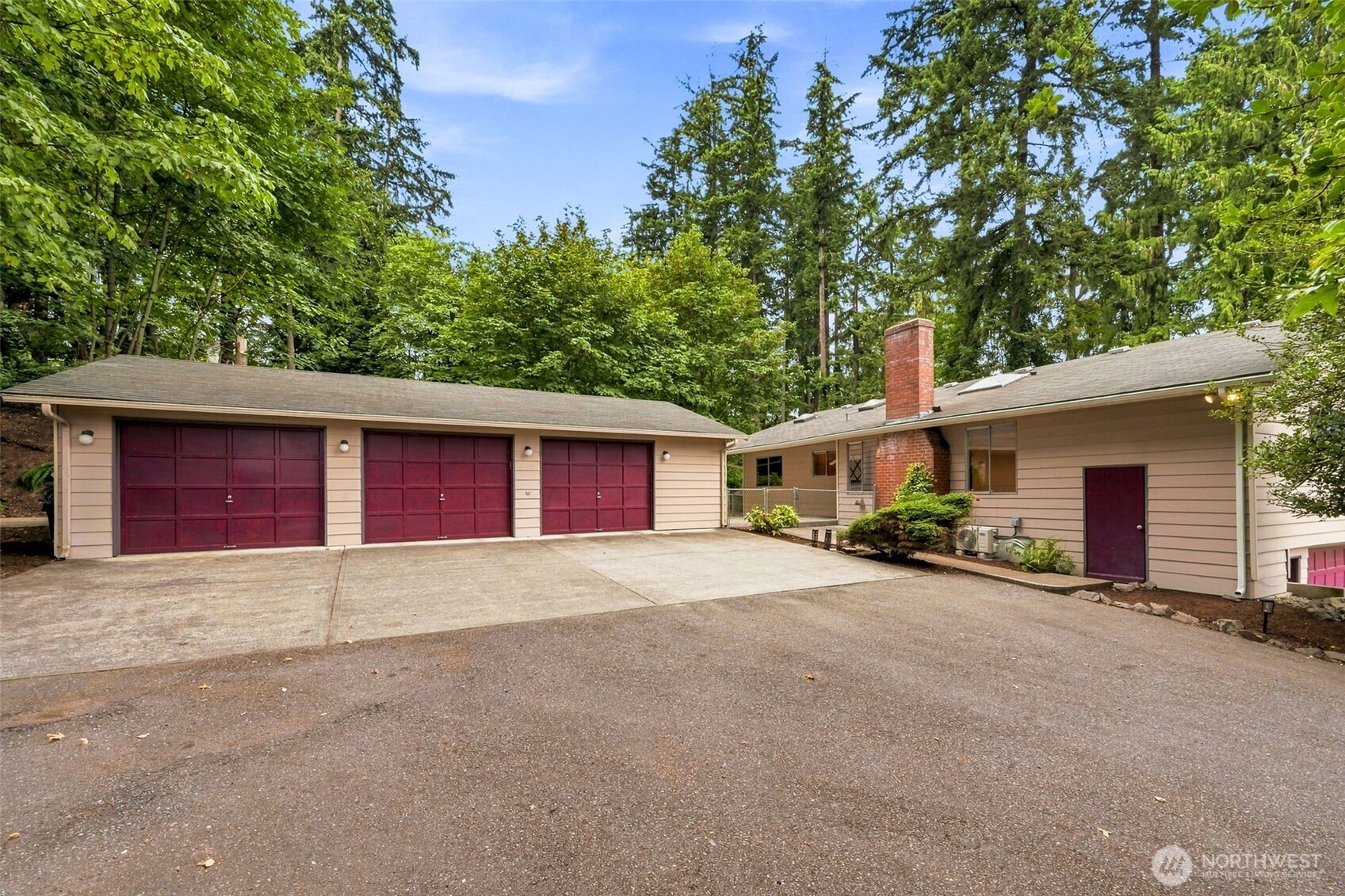 7412 104th Street Property Photo 5