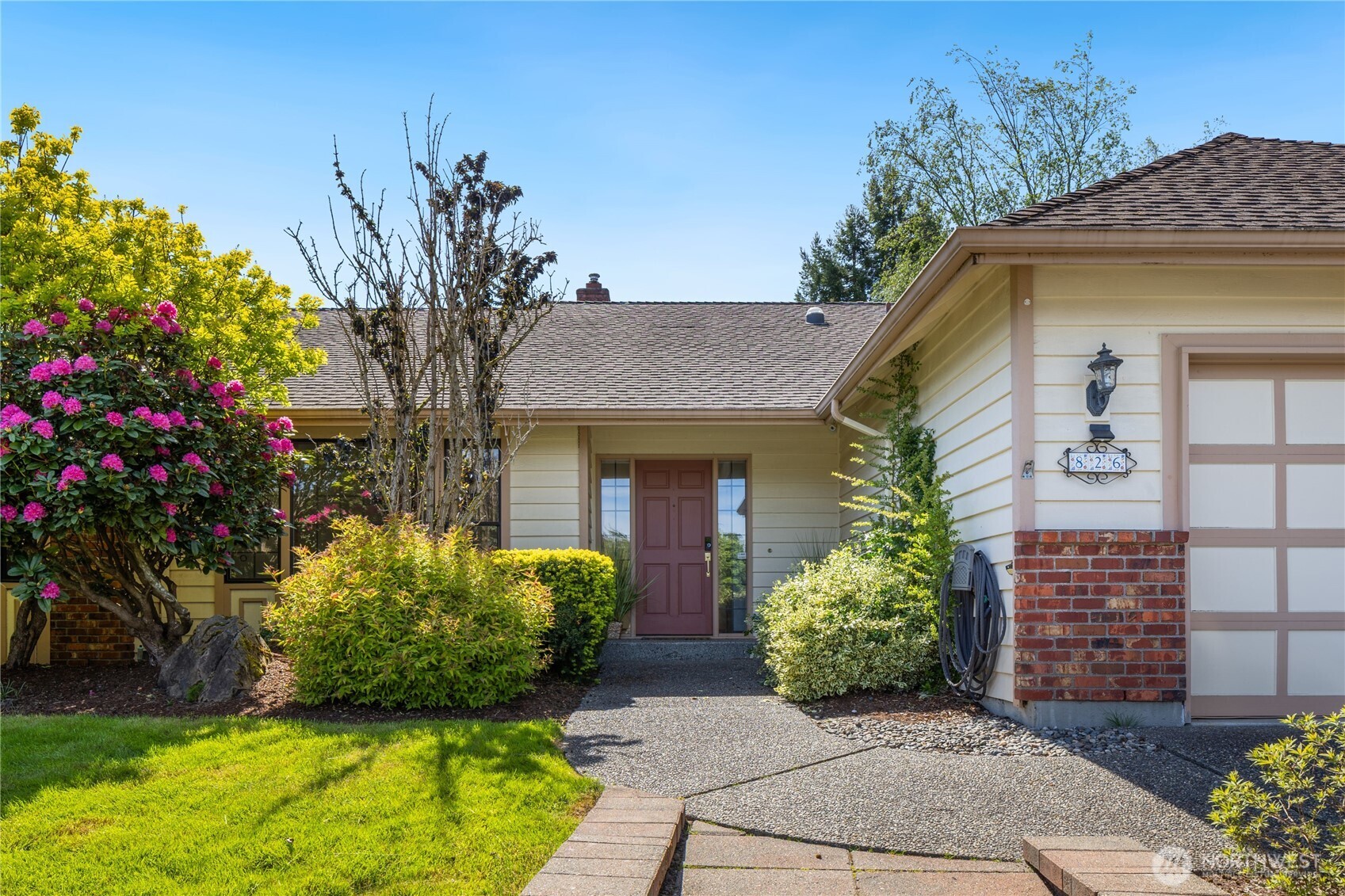 826 169th Place Property Photo 2