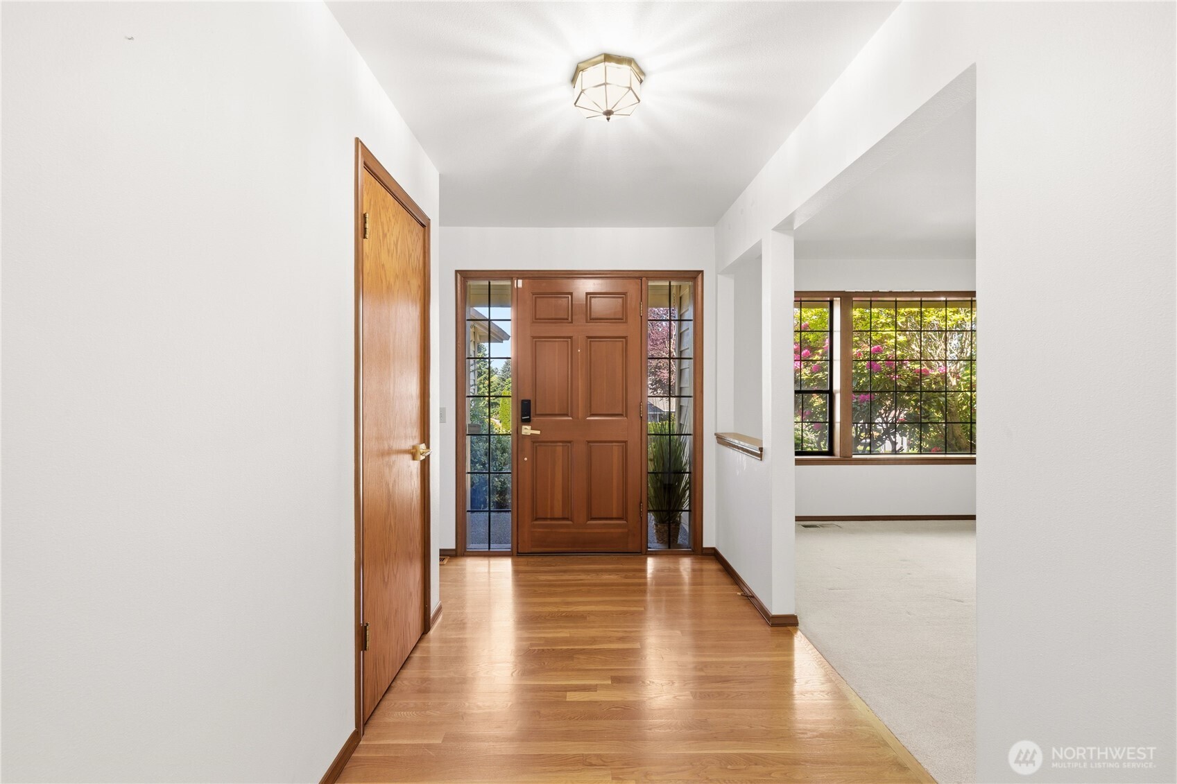 826 169th Place Property Photo 3