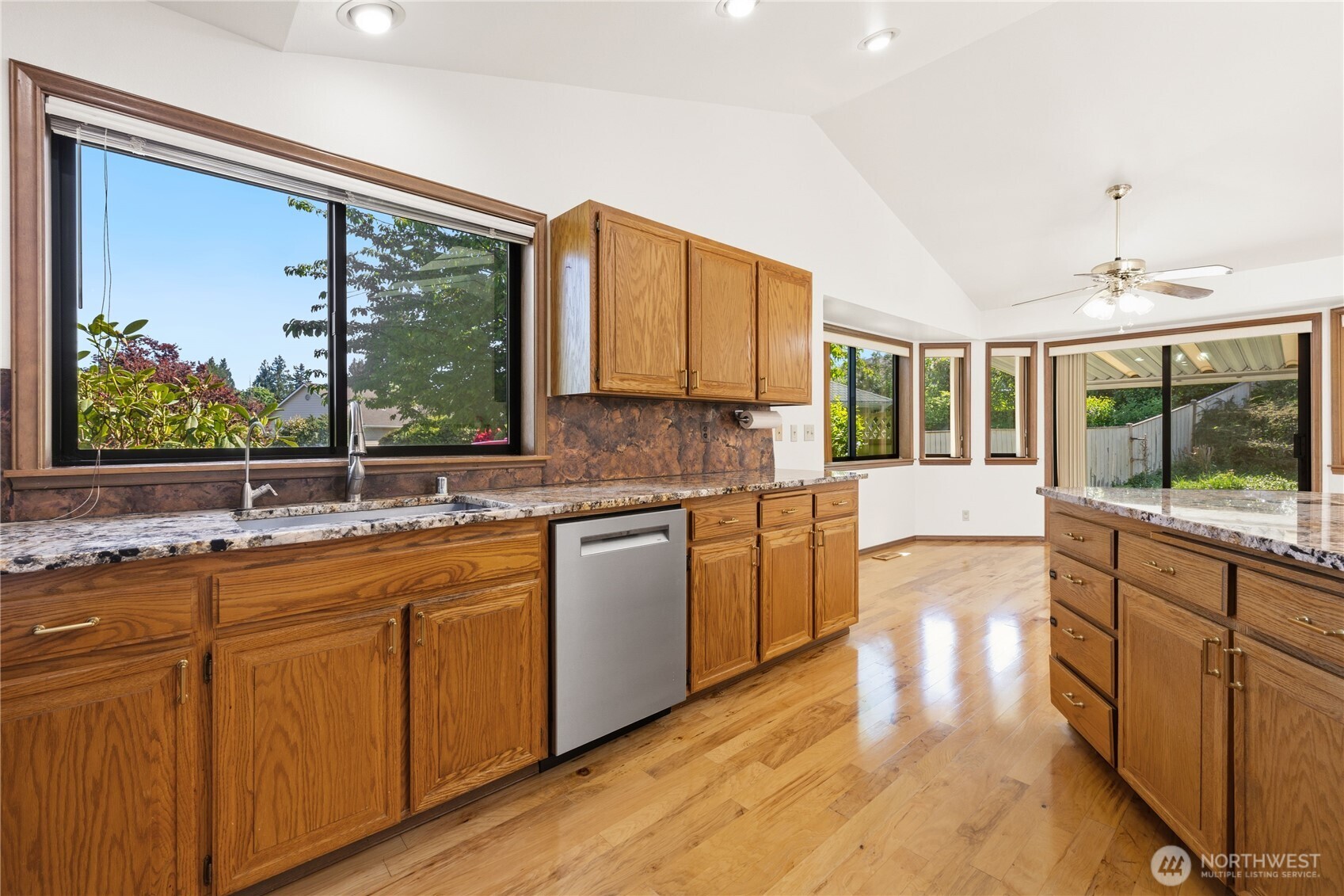 826 169th Place Property Photo 8