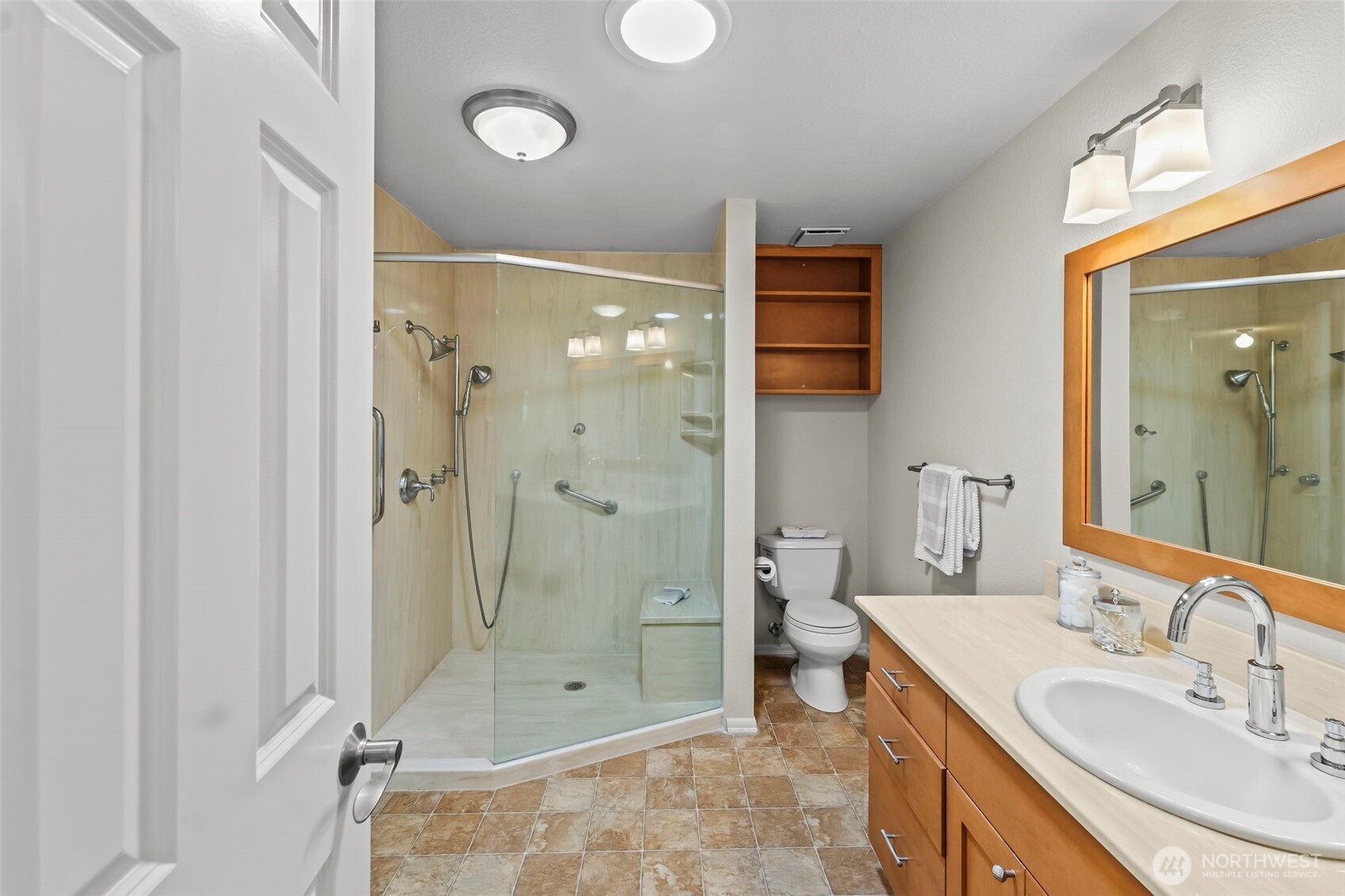 5527 Bridgeport Way C Property Photo 20