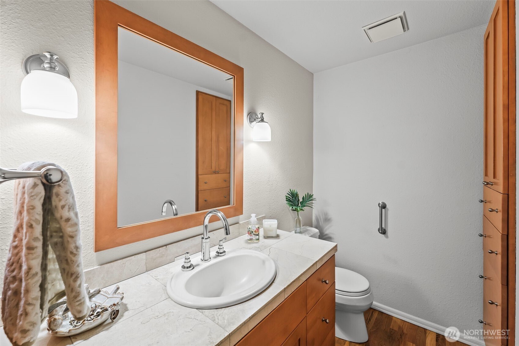 5527 Bridgeport Way C Property Photo 29