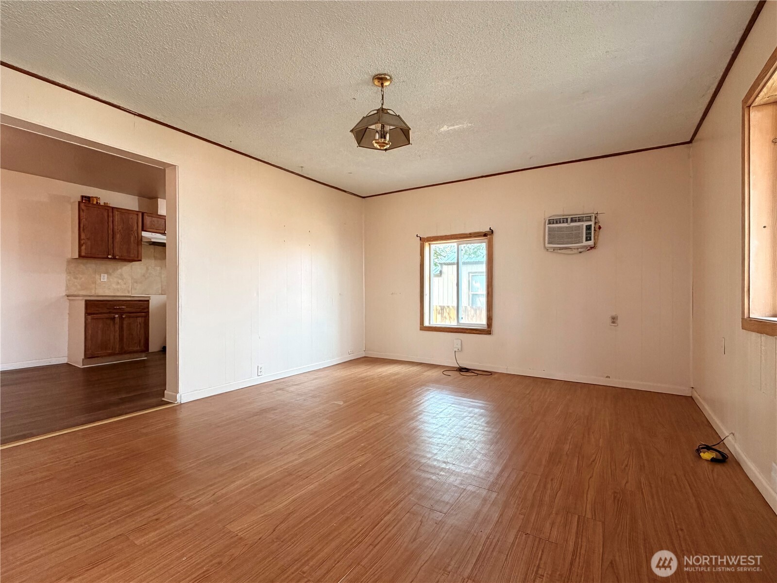 213 Bridge Street Property Photo 4