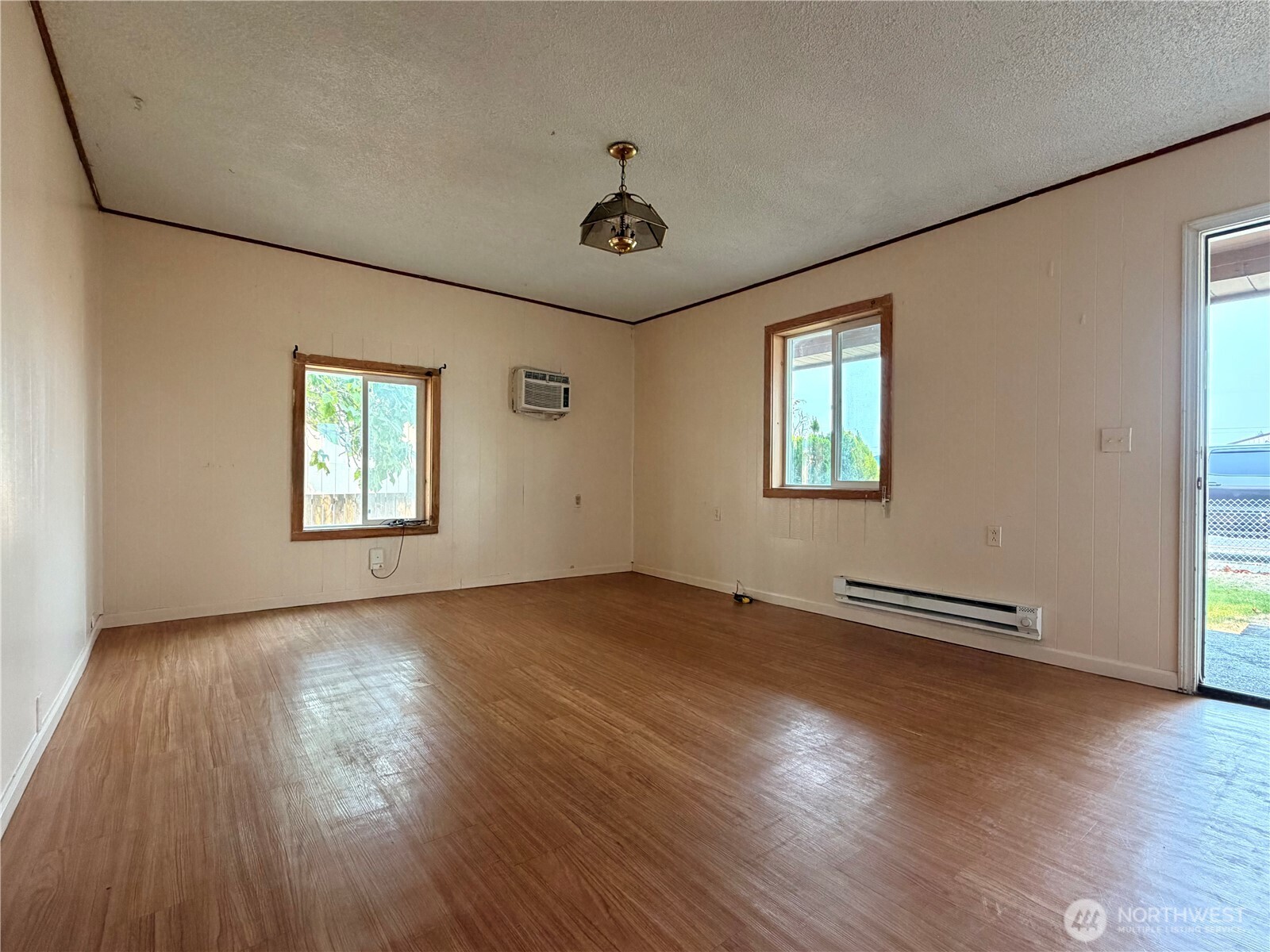 213 Bridge Street Property Photo 7