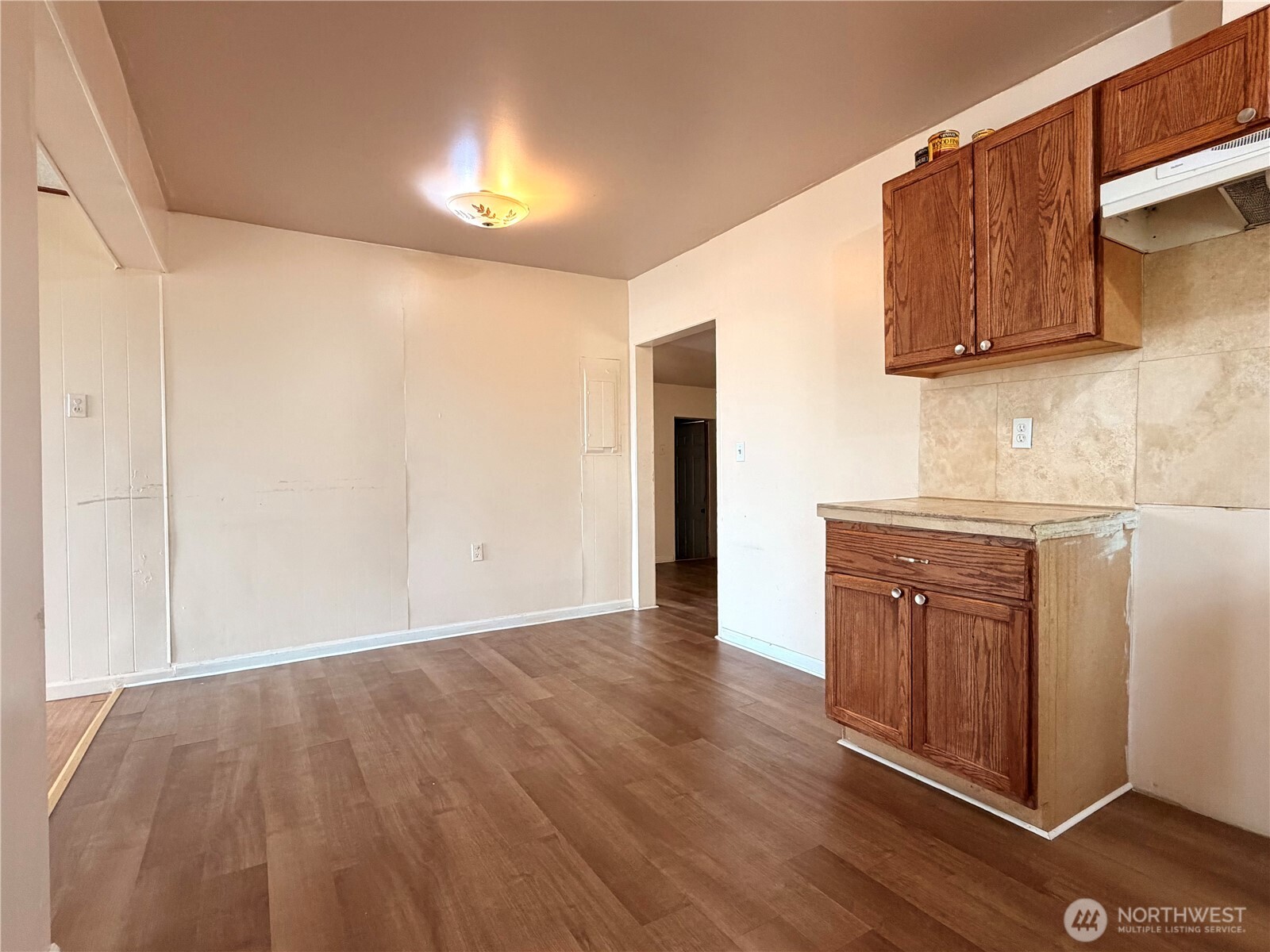 213 Bridge Street Property Photo 10